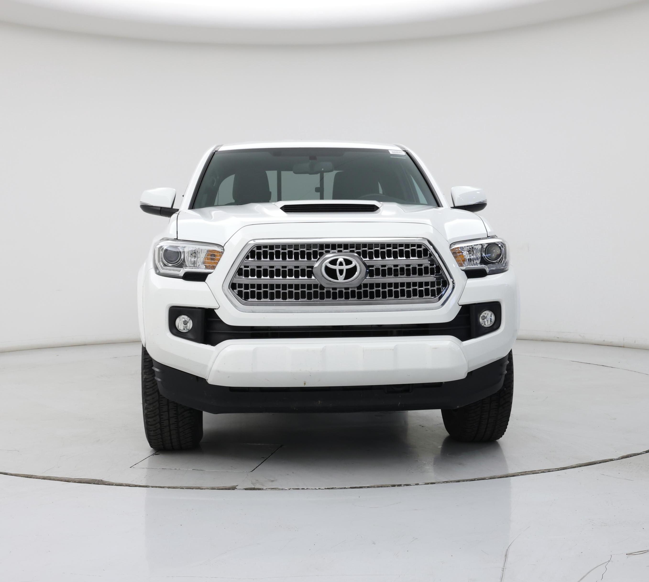 Thumbnail: 2016 Toyota Tacoma - 5