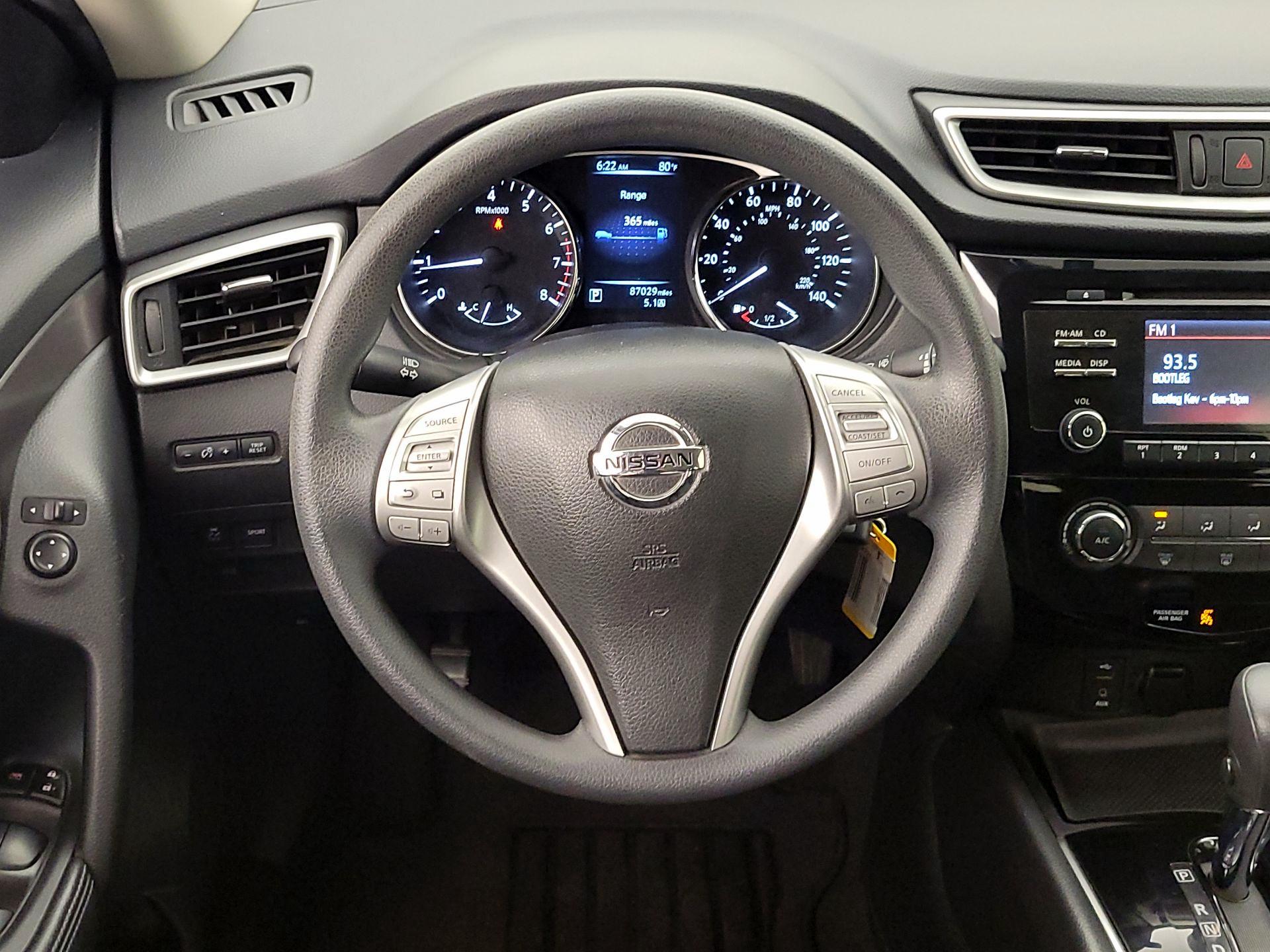 Thumbnail: 2015 Nissan Rogue - 10