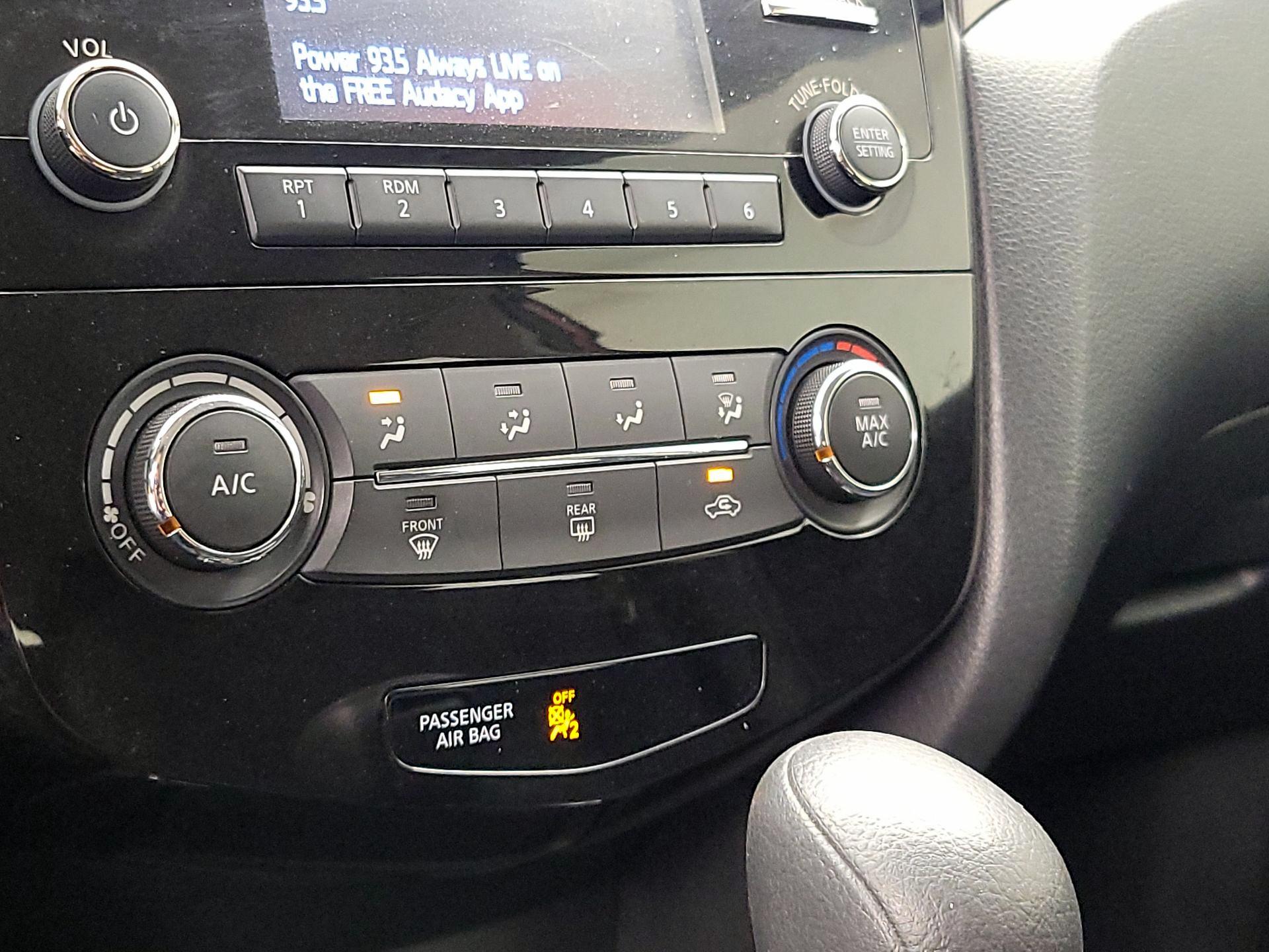 Thumbnail: 2015 Nissan Rogue - 16