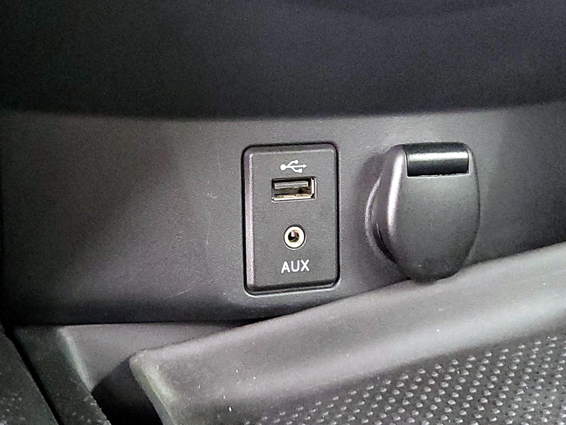 Thumbnail: 2015 Nissan Rogue - 18