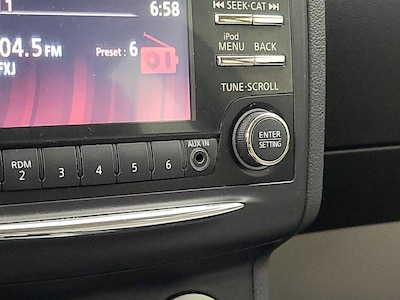 USB/AUX Ports