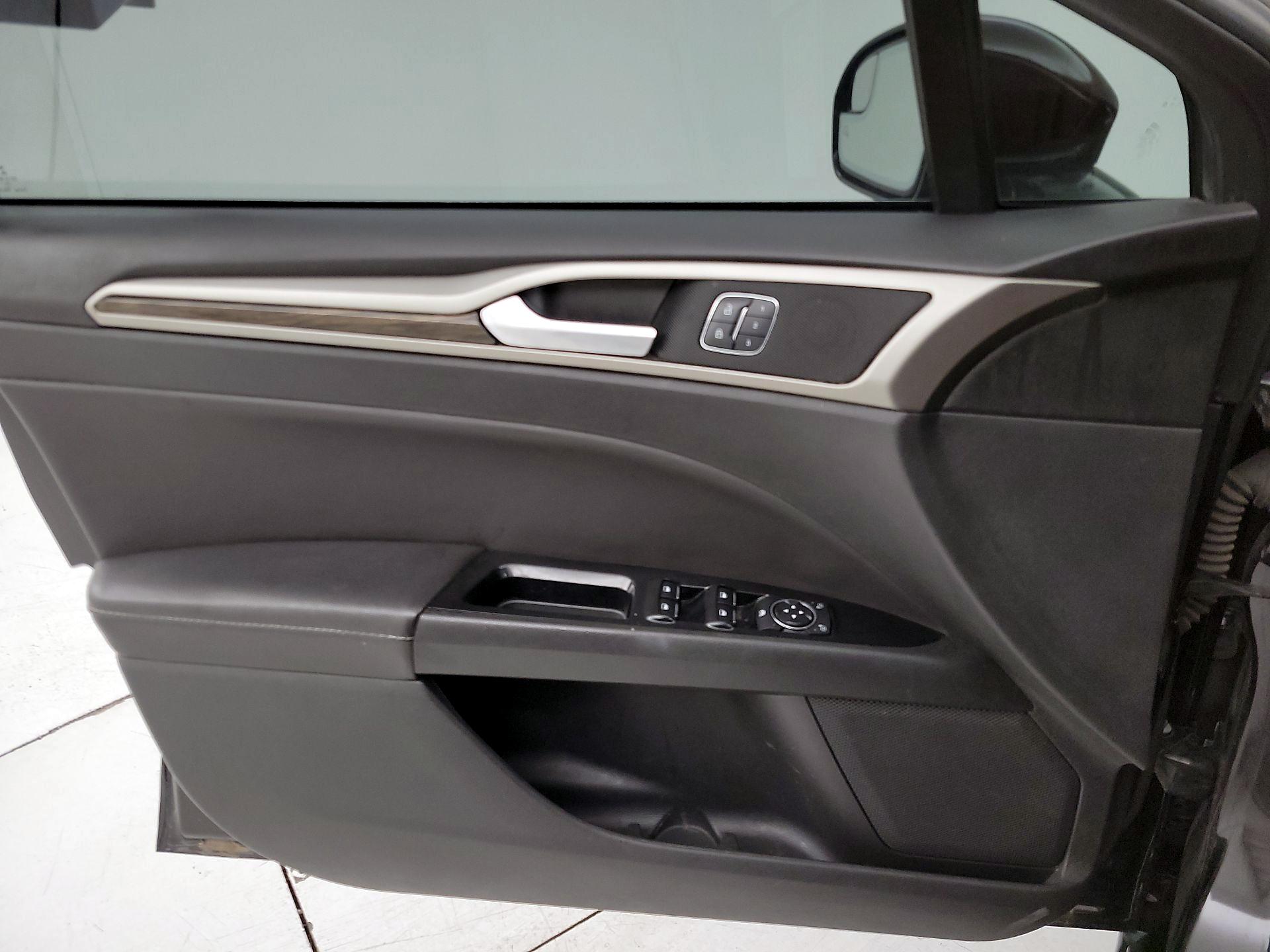 Thumbnail: 2015 Ford Fusion - 12