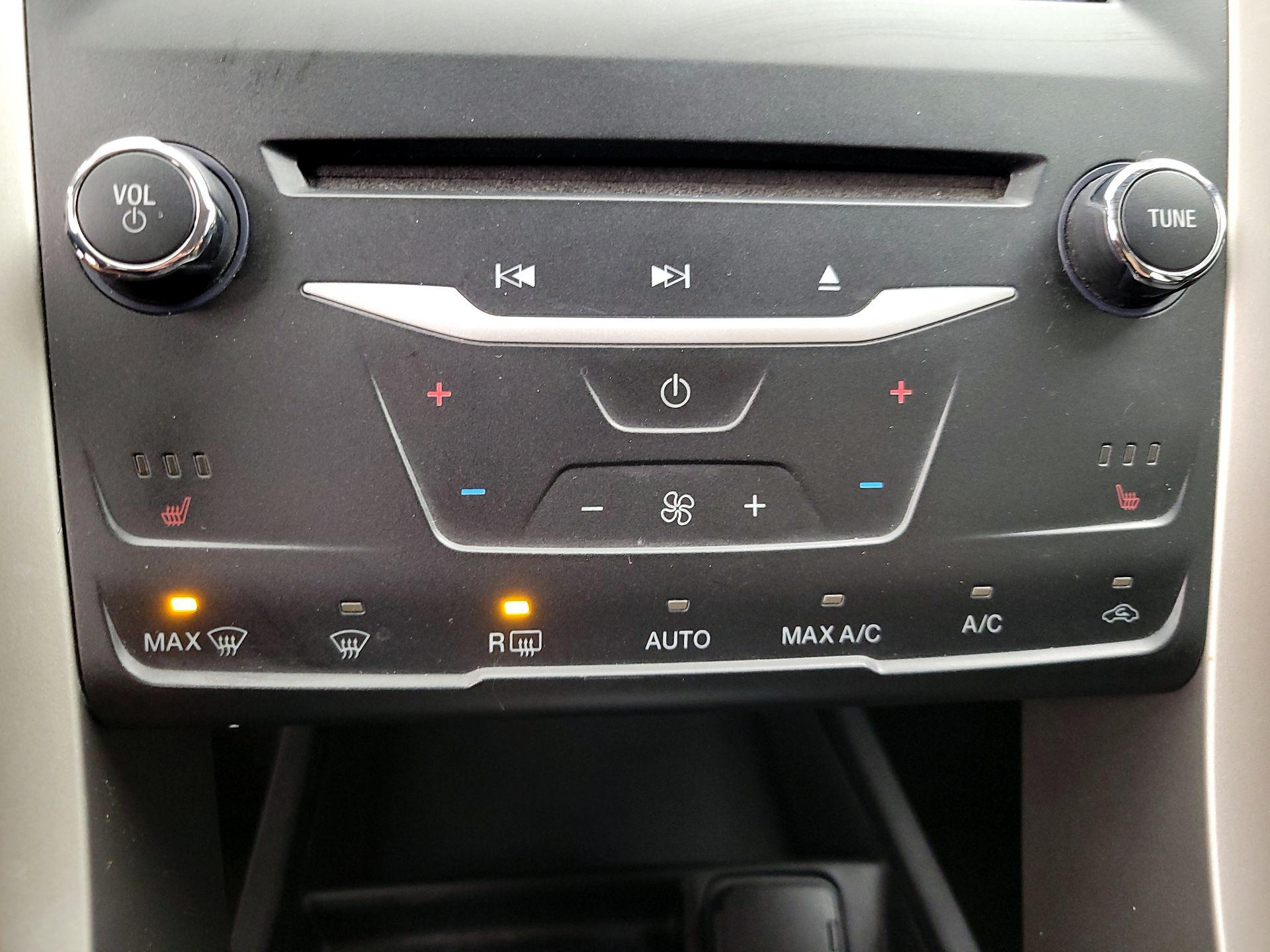 Thumbnail: 2015 Ford Fusion - 17