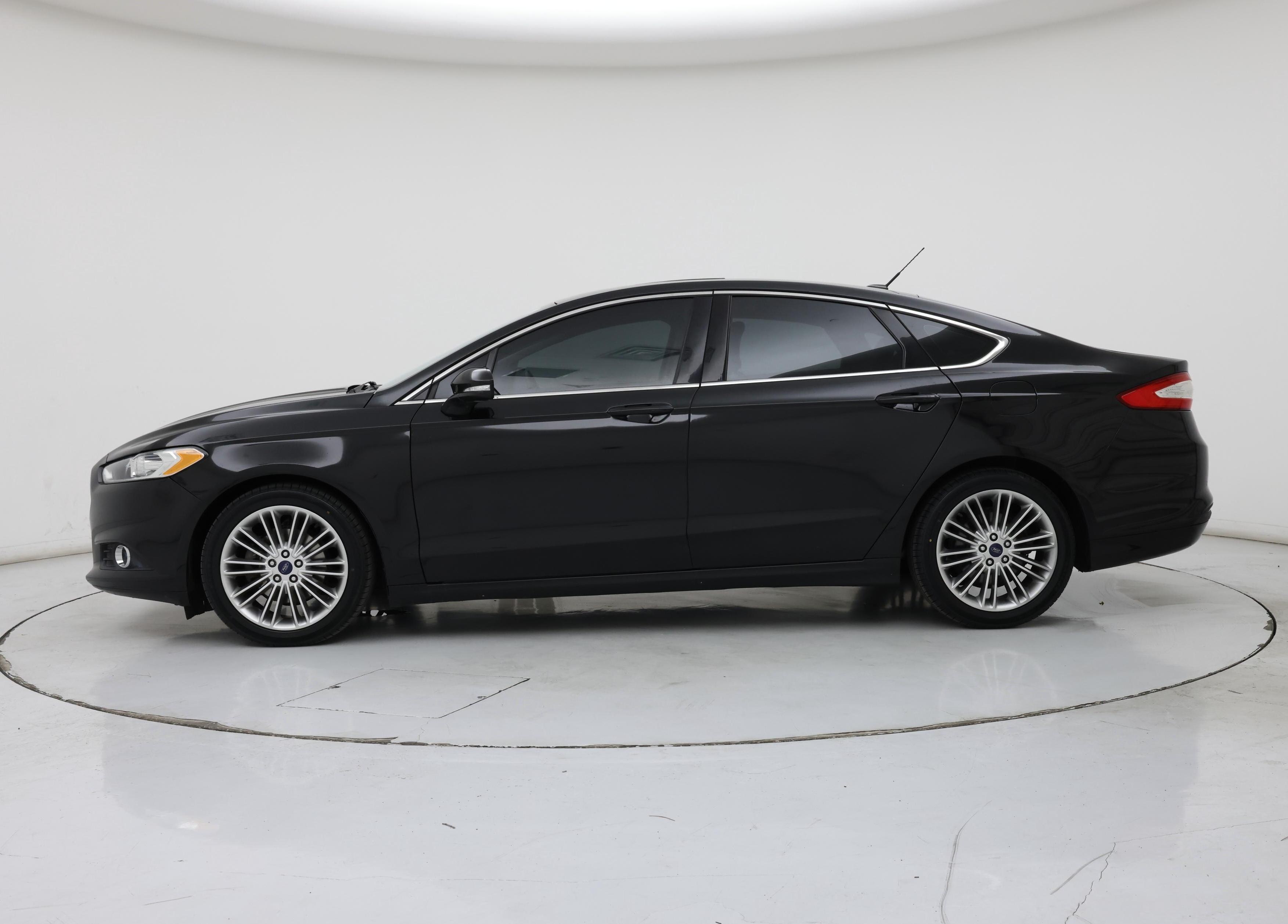 Thumbnail: 2015 Ford Fusion - 3