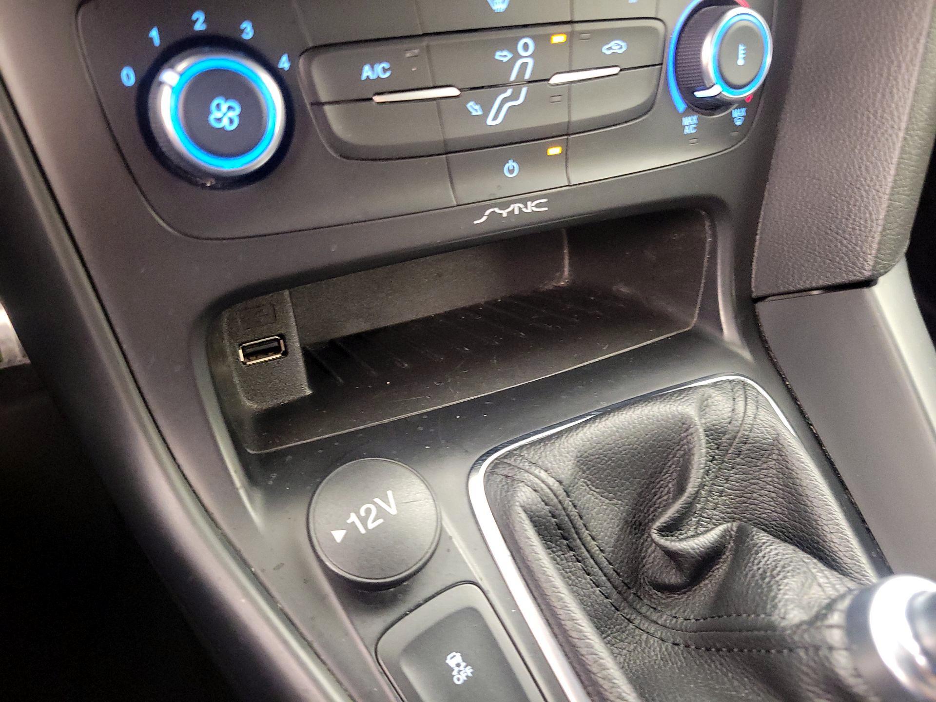 Thumbnail: 2018 Ford Focus - 18