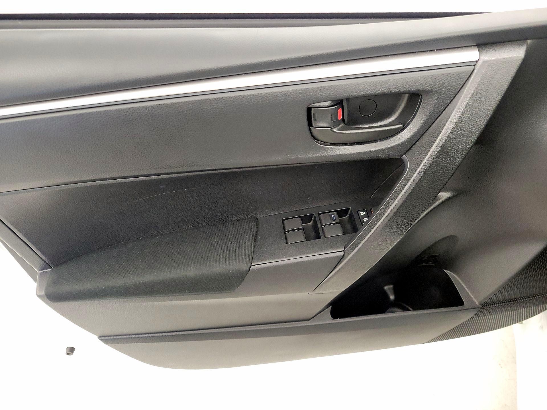 Thumbnail: 2016 Toyota Corolla - 12