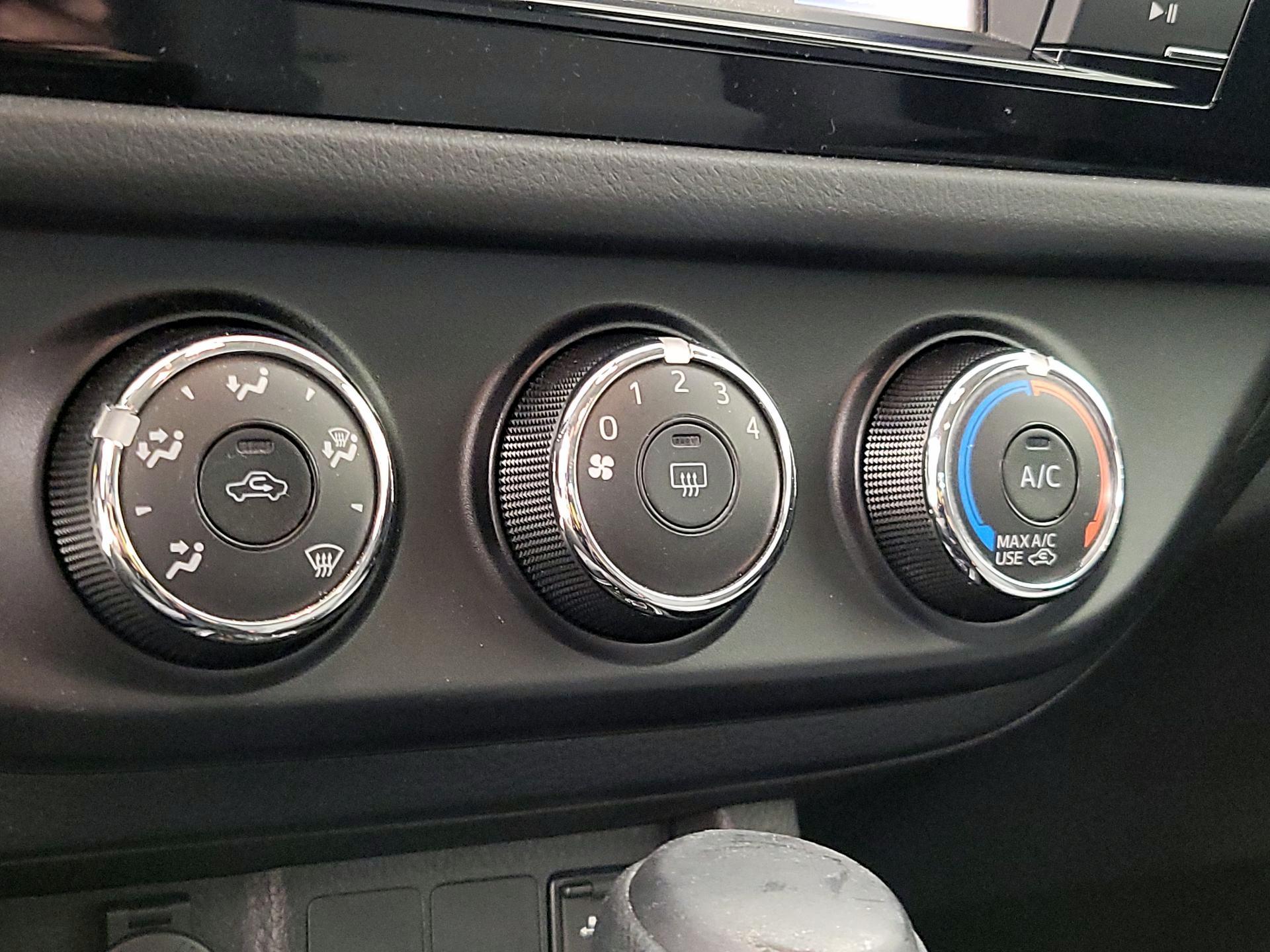 Thumbnail: 2016 Toyota Corolla - 15