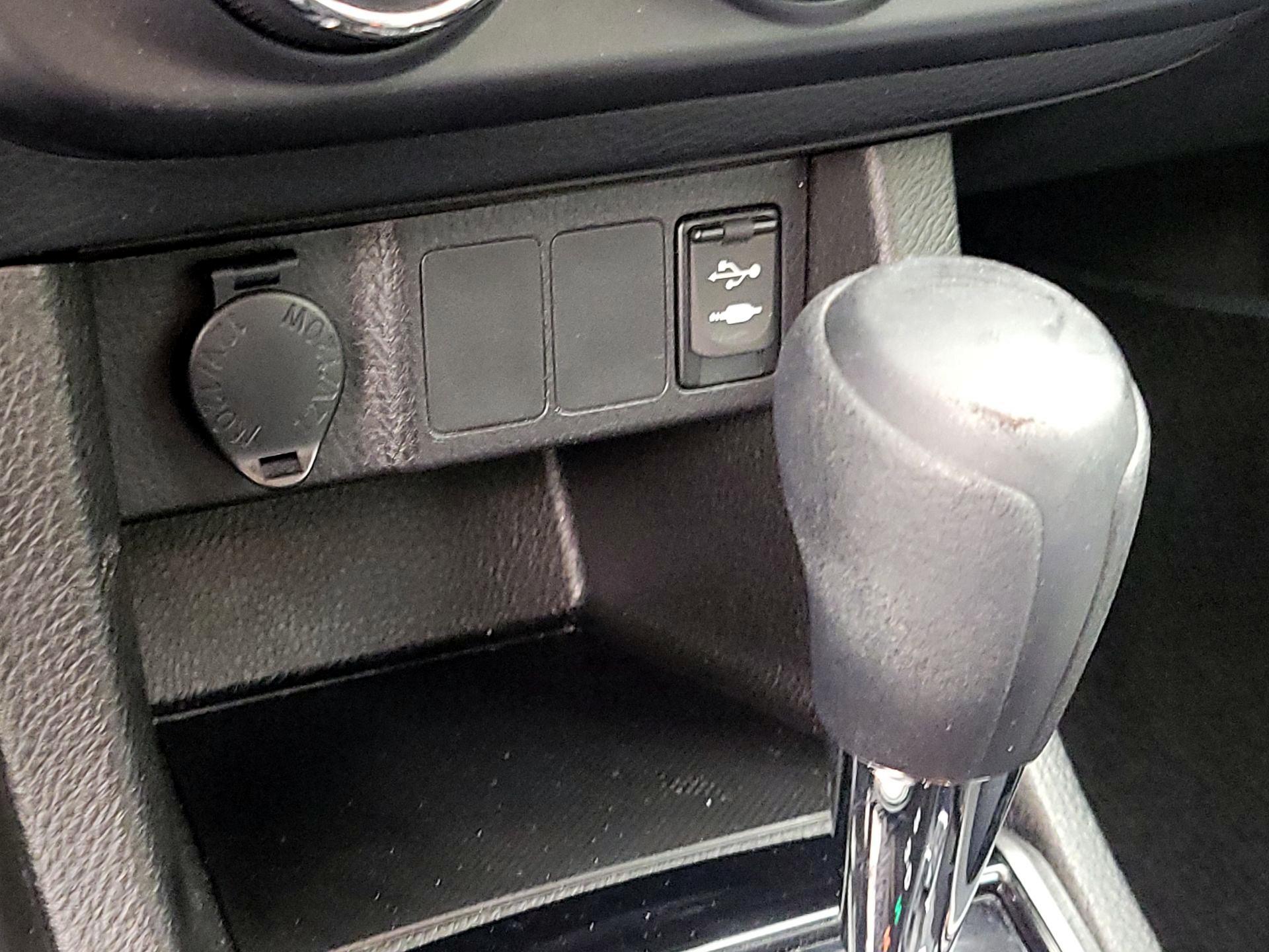 Thumbnail: 2016 Toyota Corolla - 17