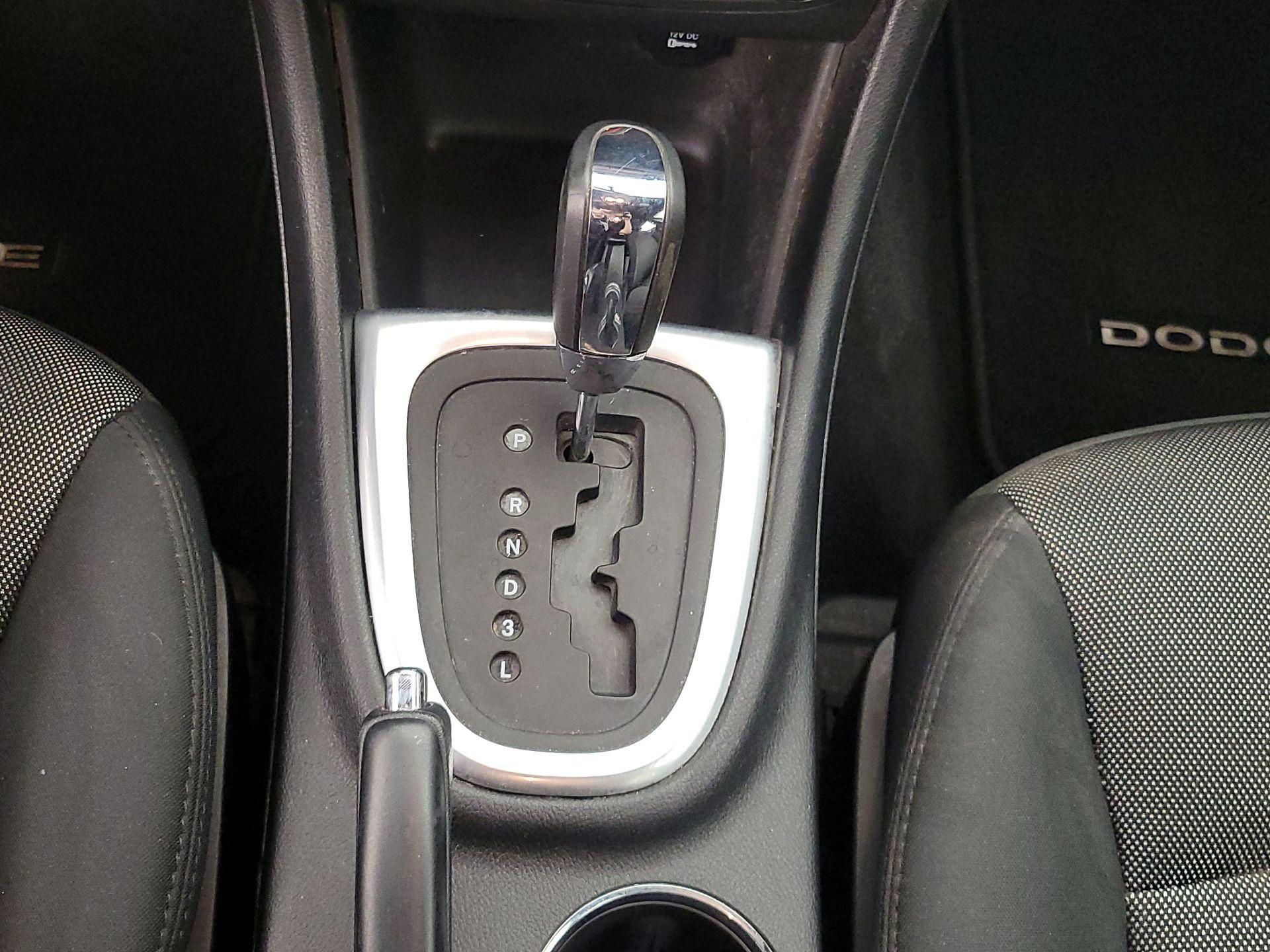 Thumbnail: 2014 Dodge Avenger - 15