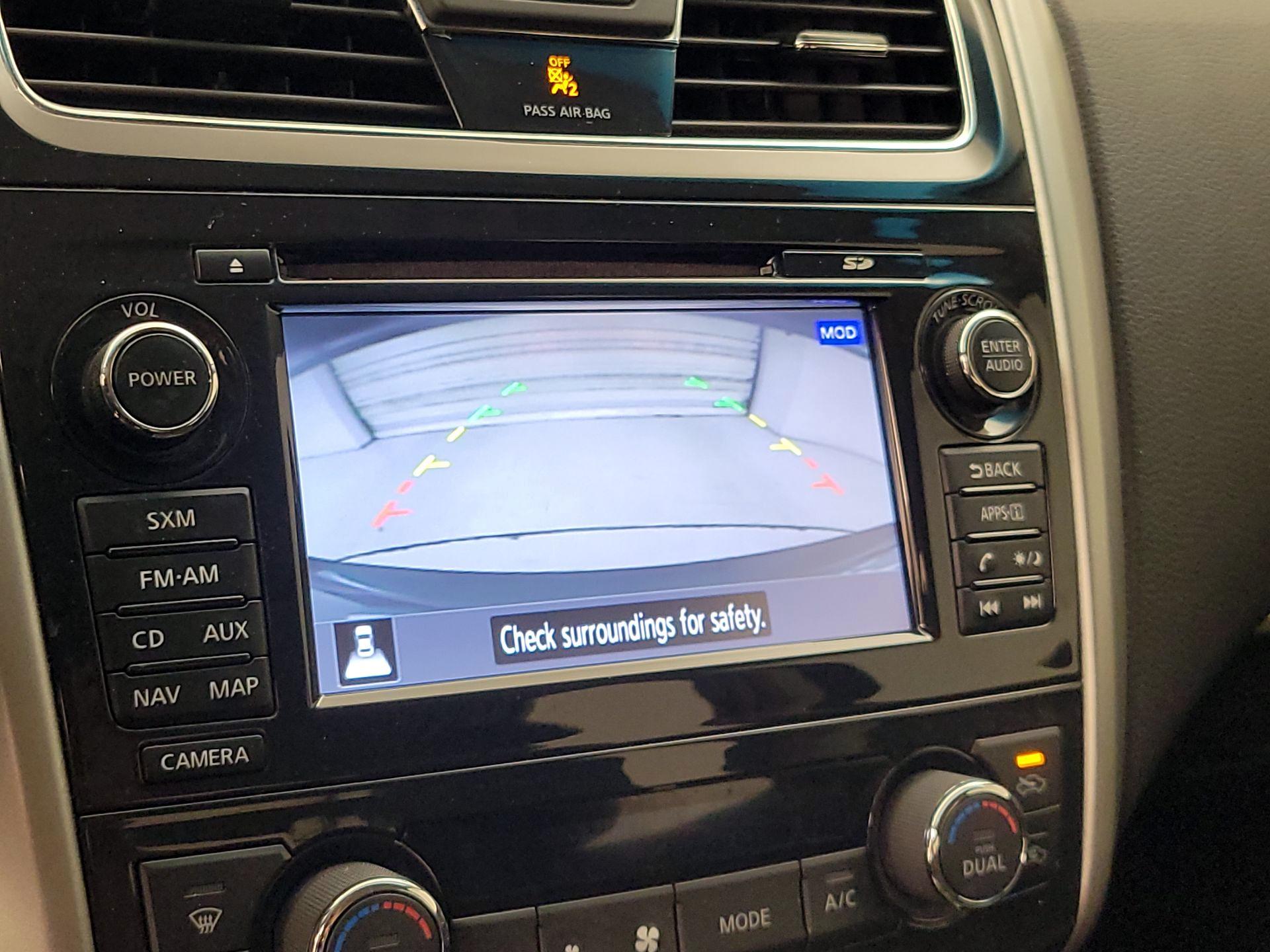 Thumbnail: 2015 Nissan Altima - 15