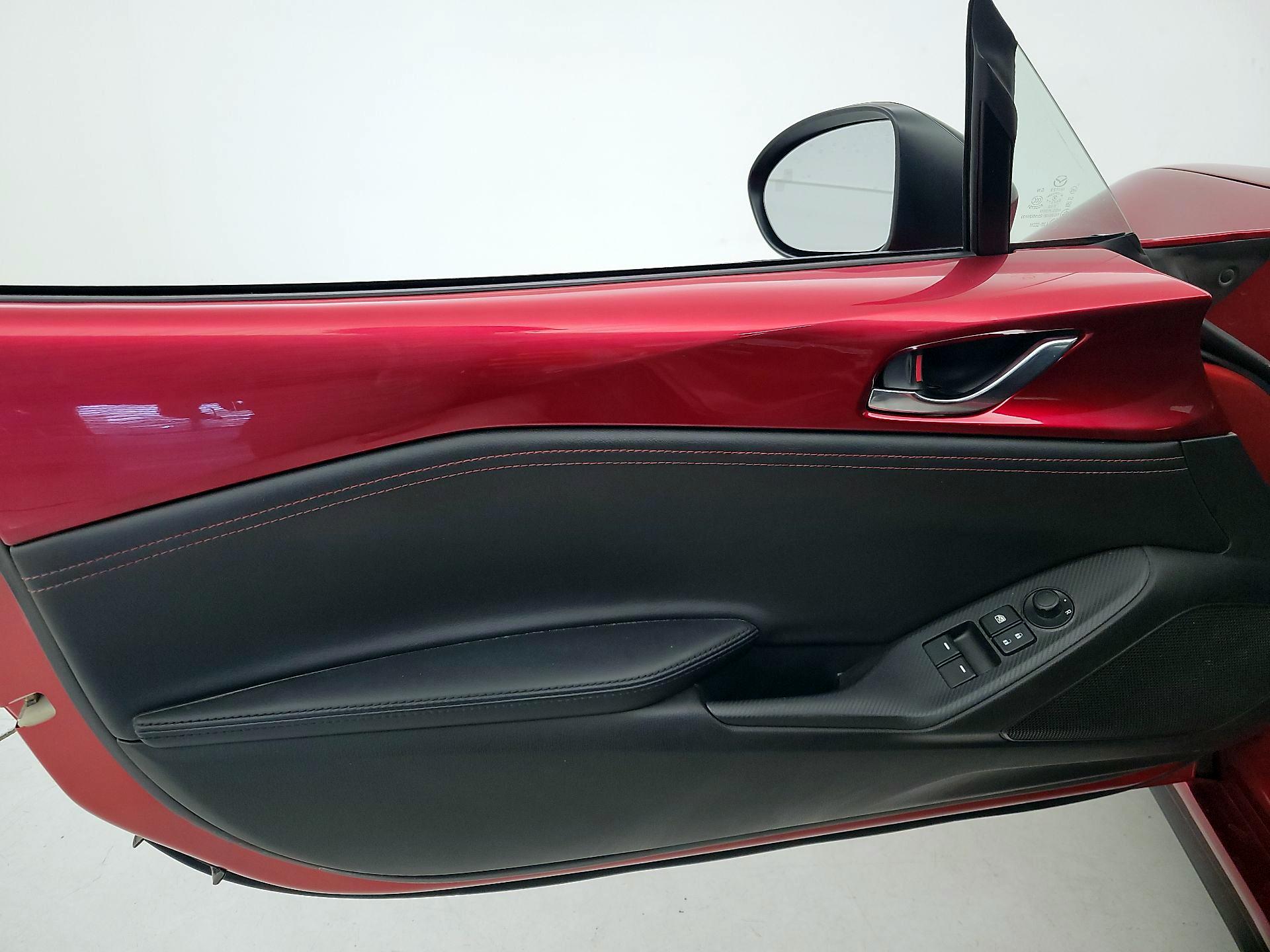 Thumbnail: 2019 Mazda MX-5 Miata - 12