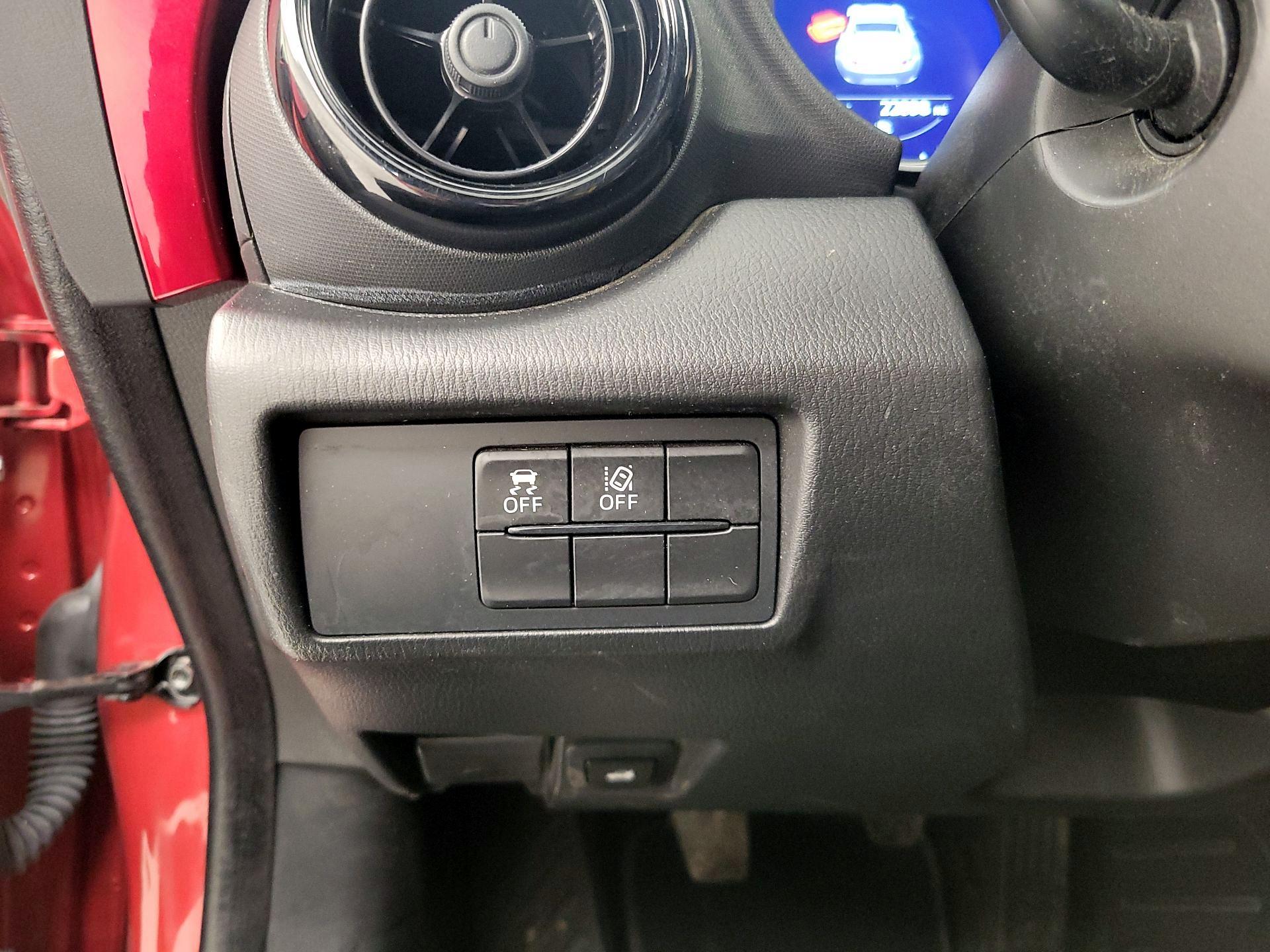 Thumbnail: 2019 Mazda MX-5 Miata - 13