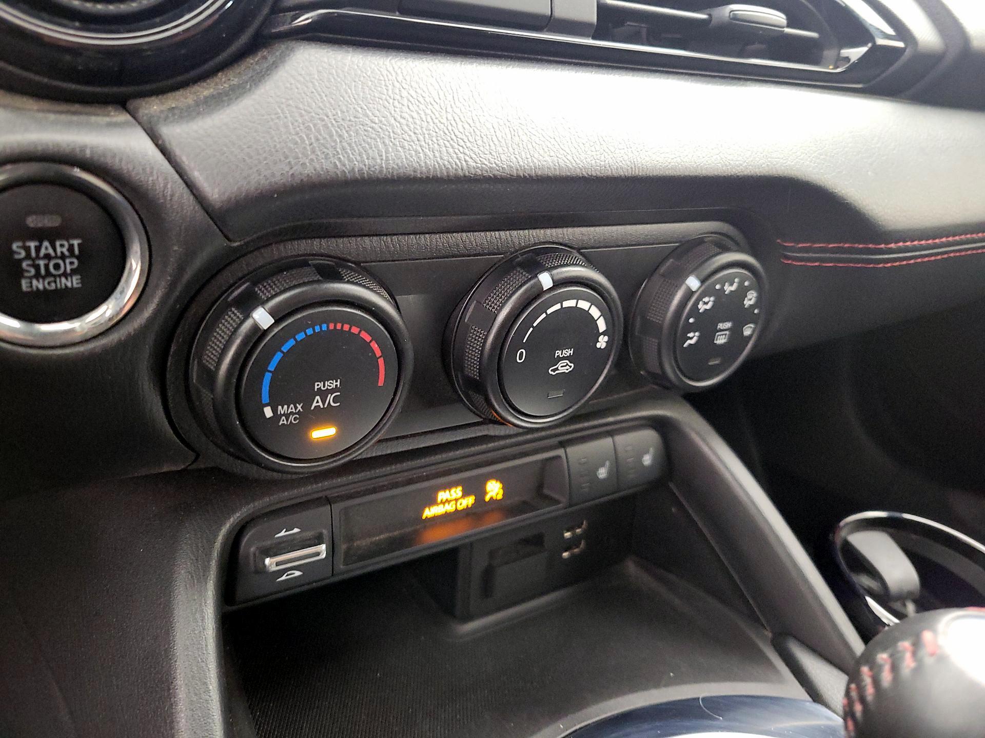 Thumbnail: 2019 Mazda MX-5 Miata - 16