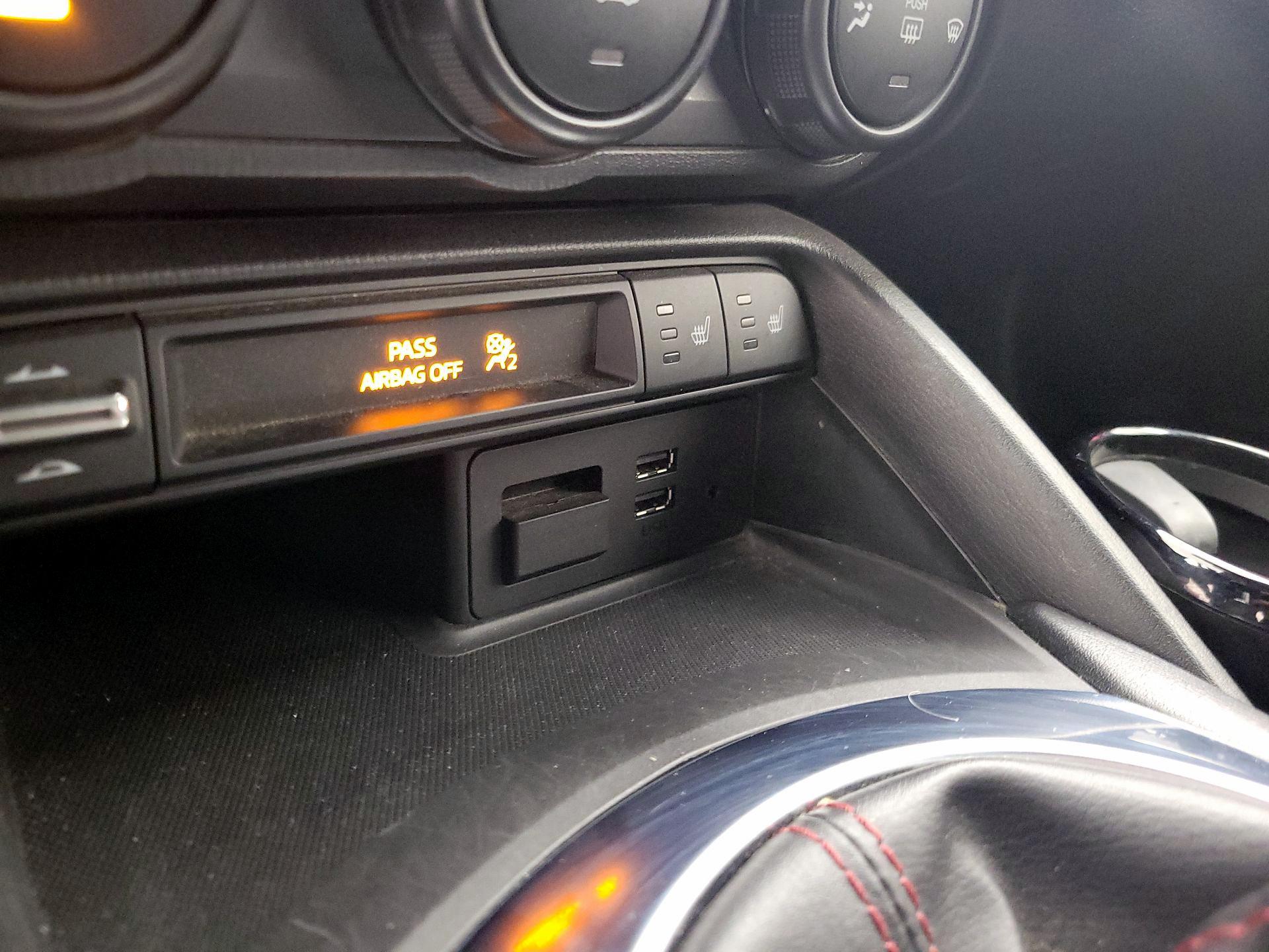 Thumbnail: 2019 Mazda MX-5 Miata - 18