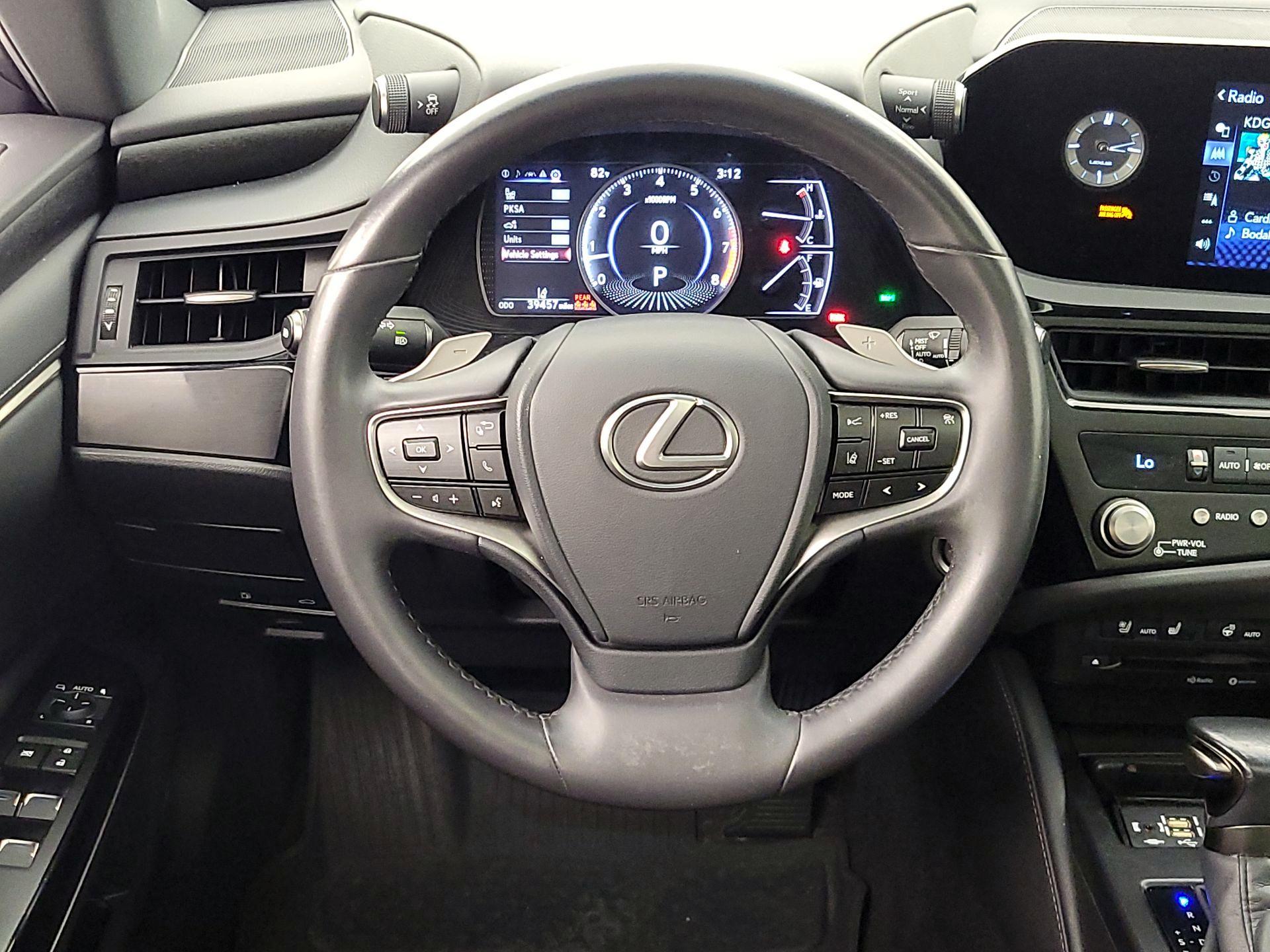 Thumbnail: 2022 Lexus ES - 10