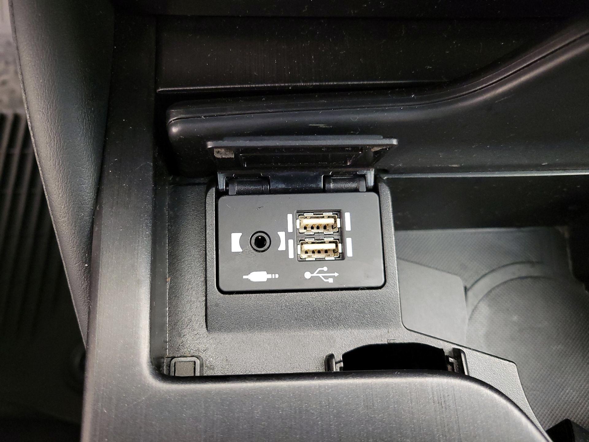 Thumbnail: 2022 Lexus ES - 18