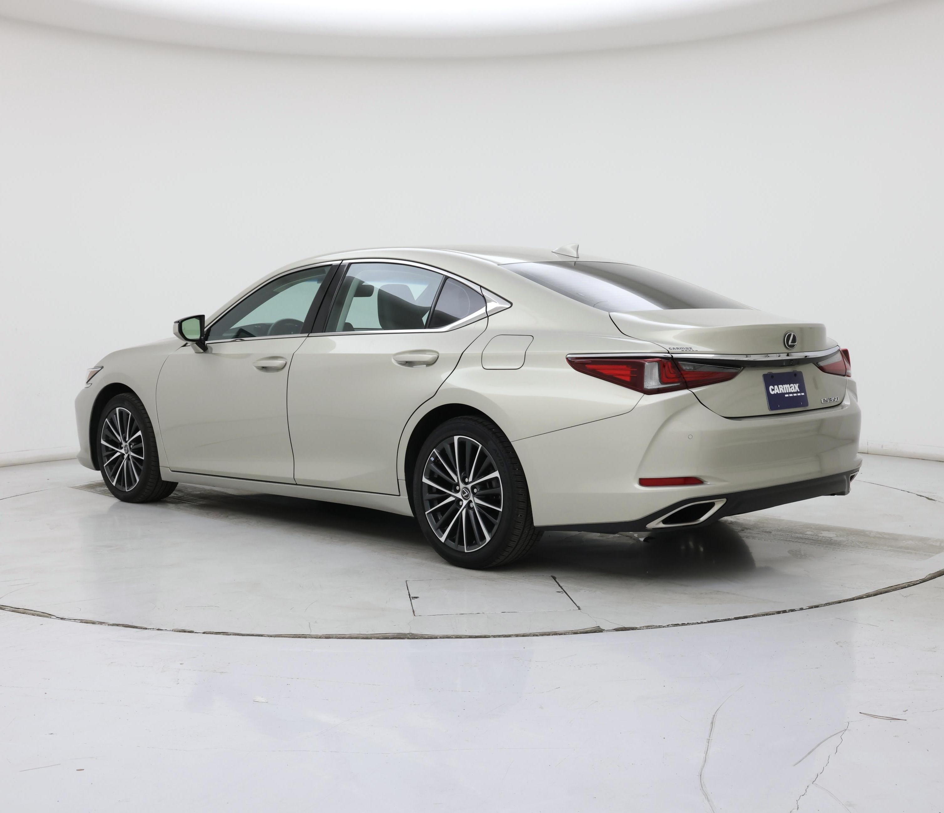 Thumbnail: 2022 Lexus ES - 2