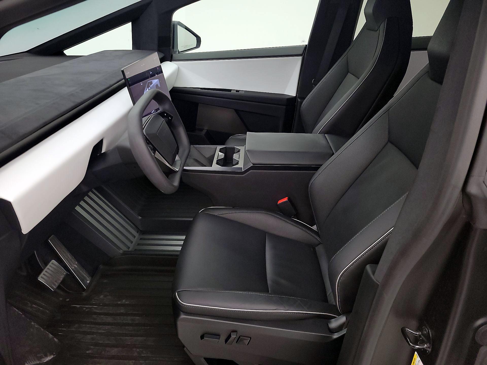 Thumbnail: 2024 Tesla Cybertruck - 11