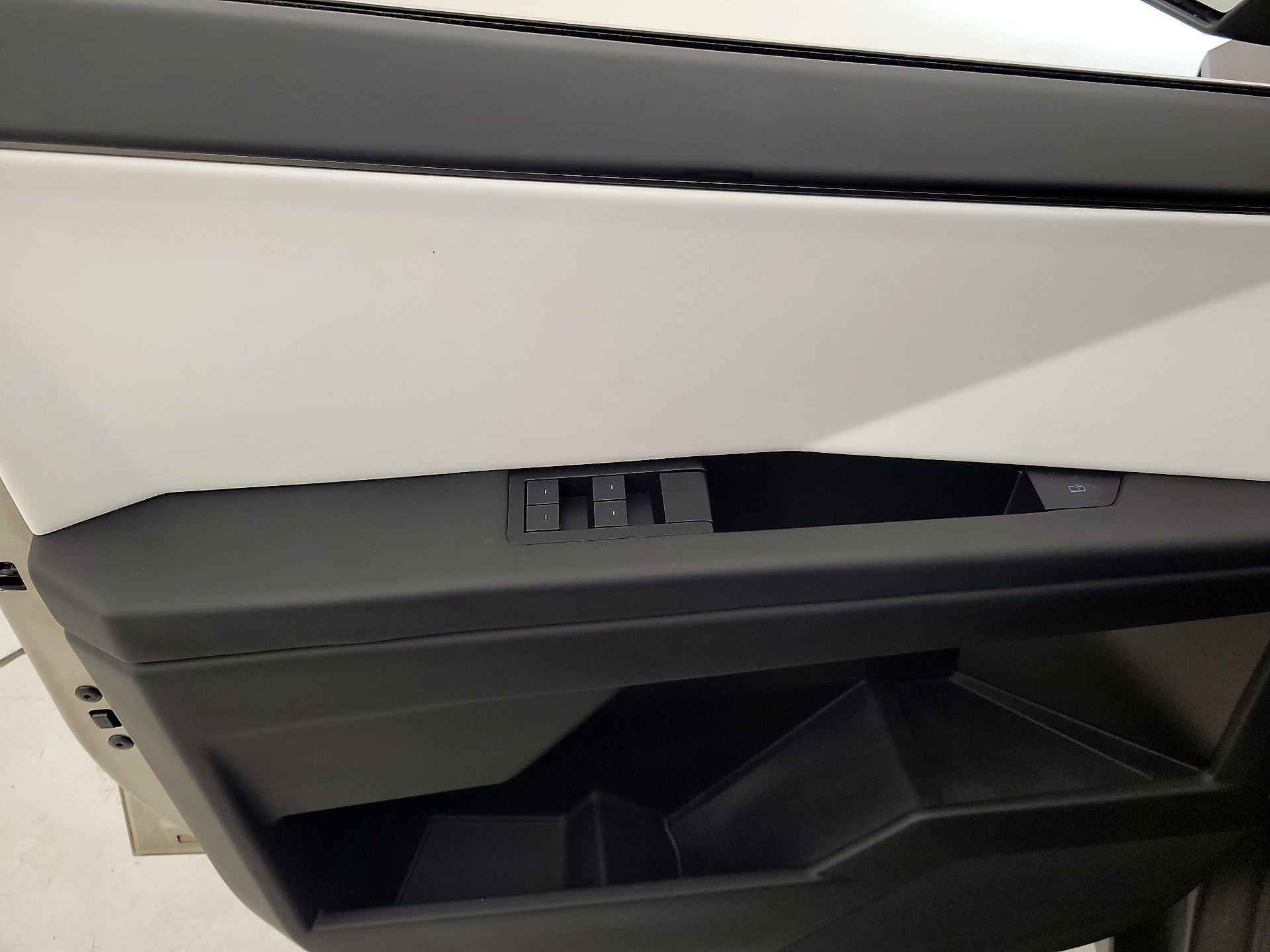 Thumbnail: 2024 Tesla Cybertruck - 12