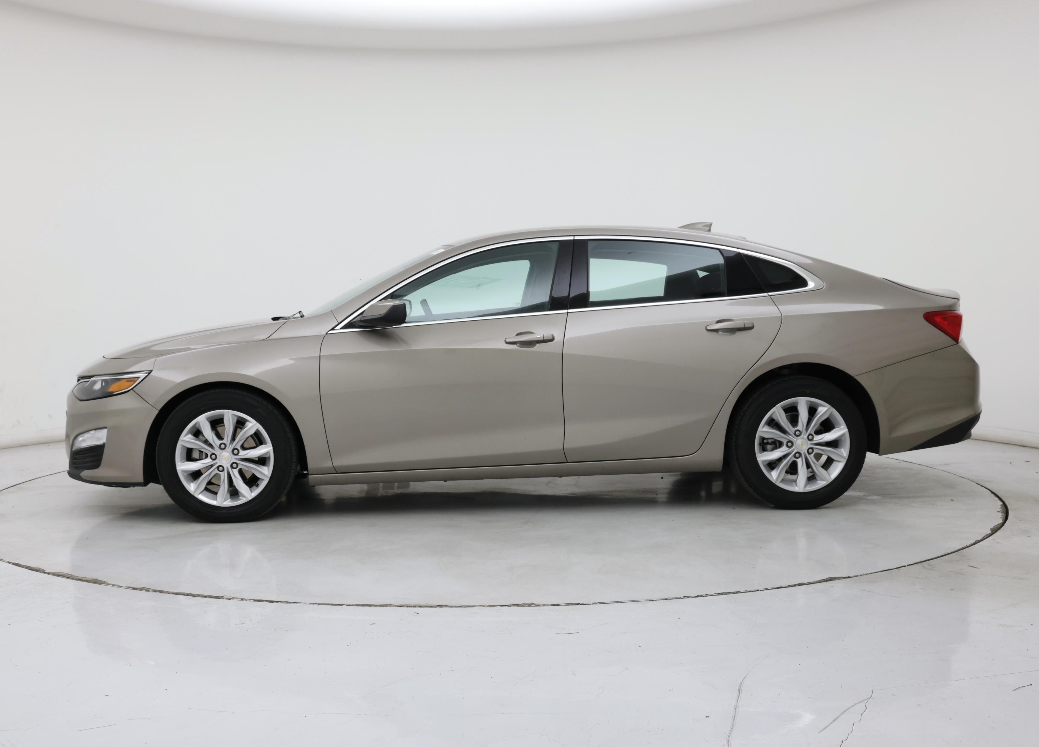 Thumbnail: 2024 Chevrolet Malibu - 3