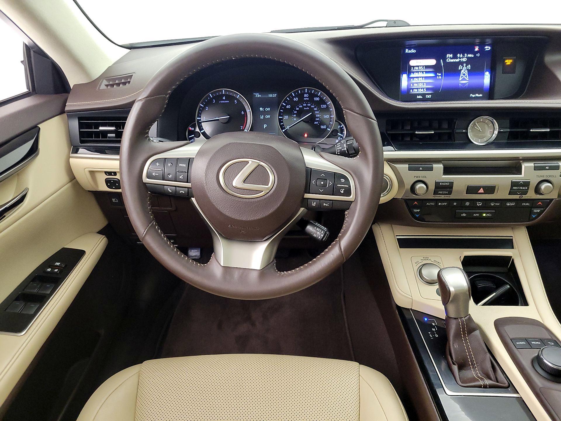 Thumbnail: 2017 Lexus ES - 10