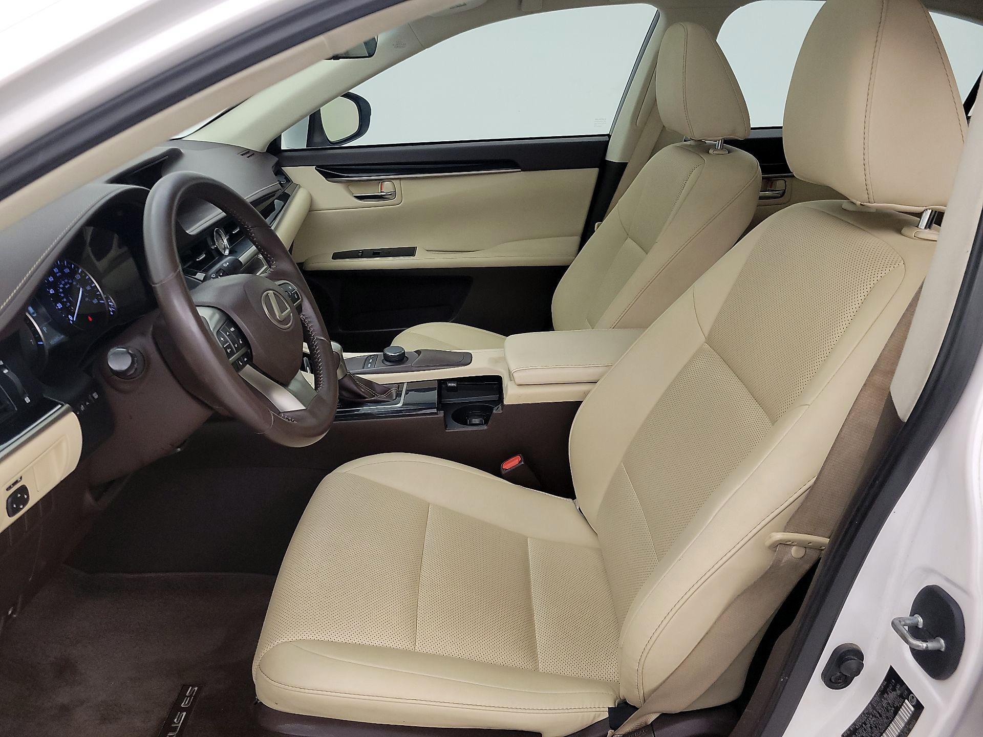 Thumbnail: 2017 Lexus ES - 11