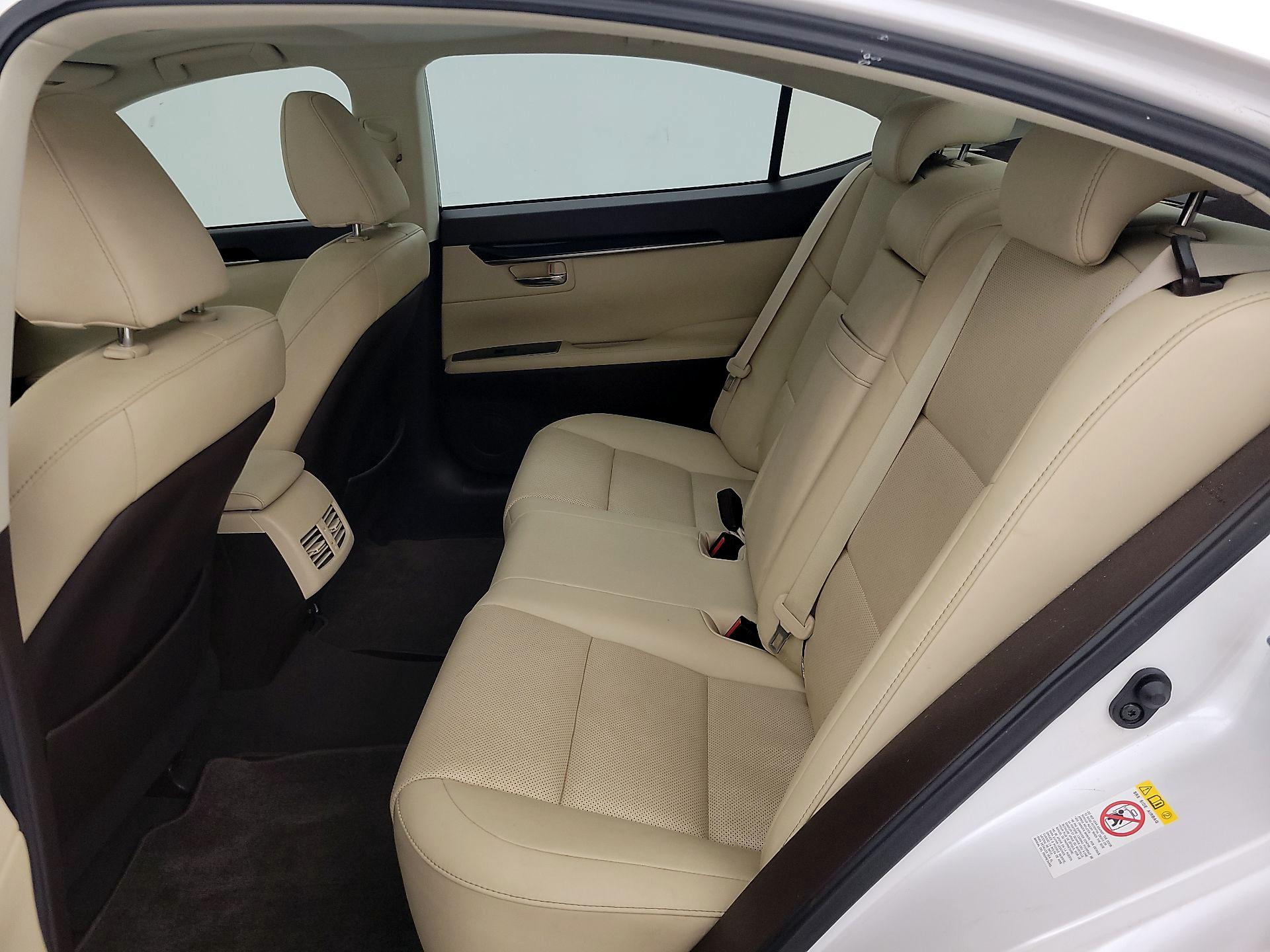 Thumbnail: 2017 Lexus ES - 20