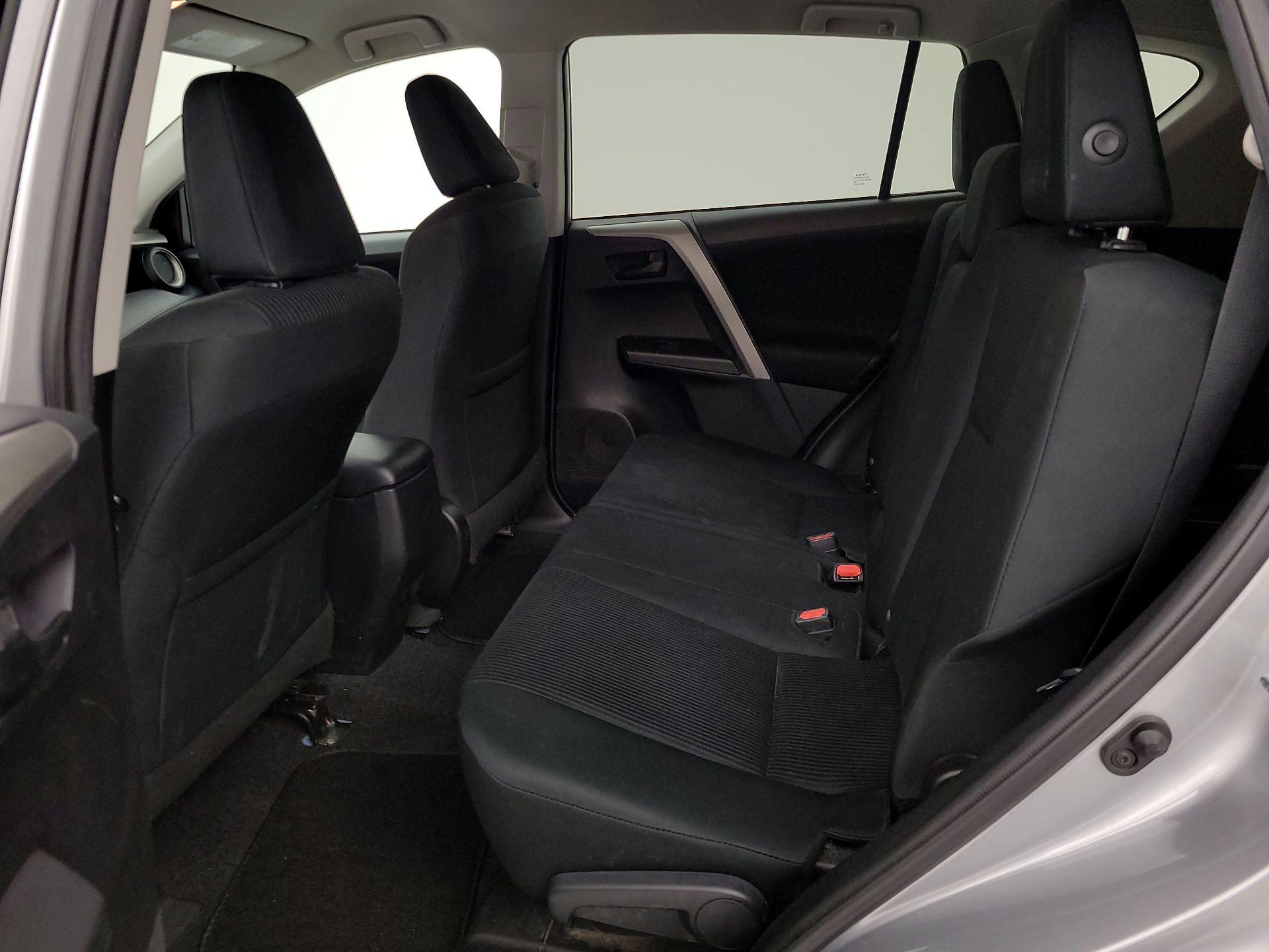 Thumbnail: 2016 Toyota RAV4 - 19