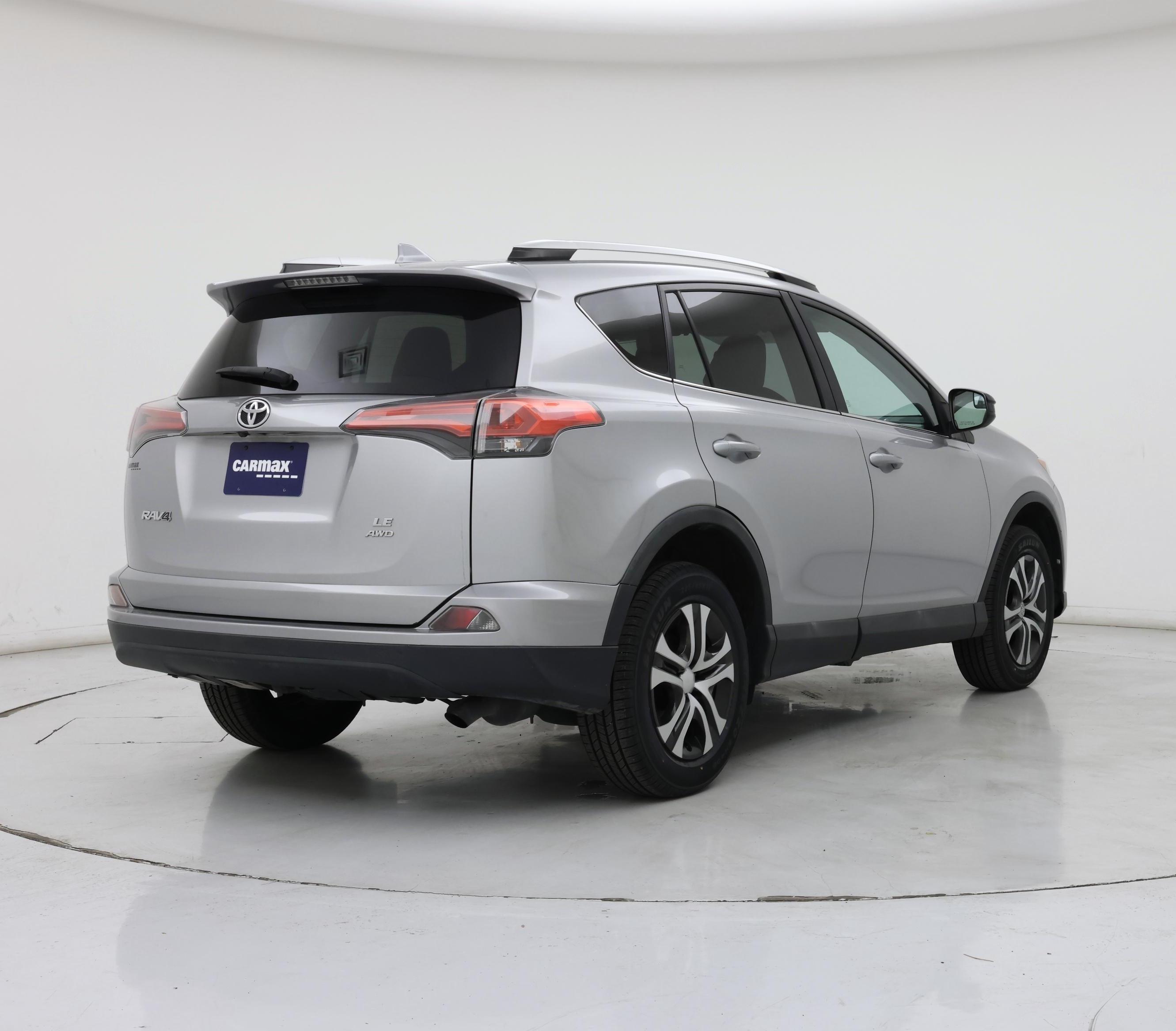 Thumbnail: 2016 Toyota RAV4 - 8