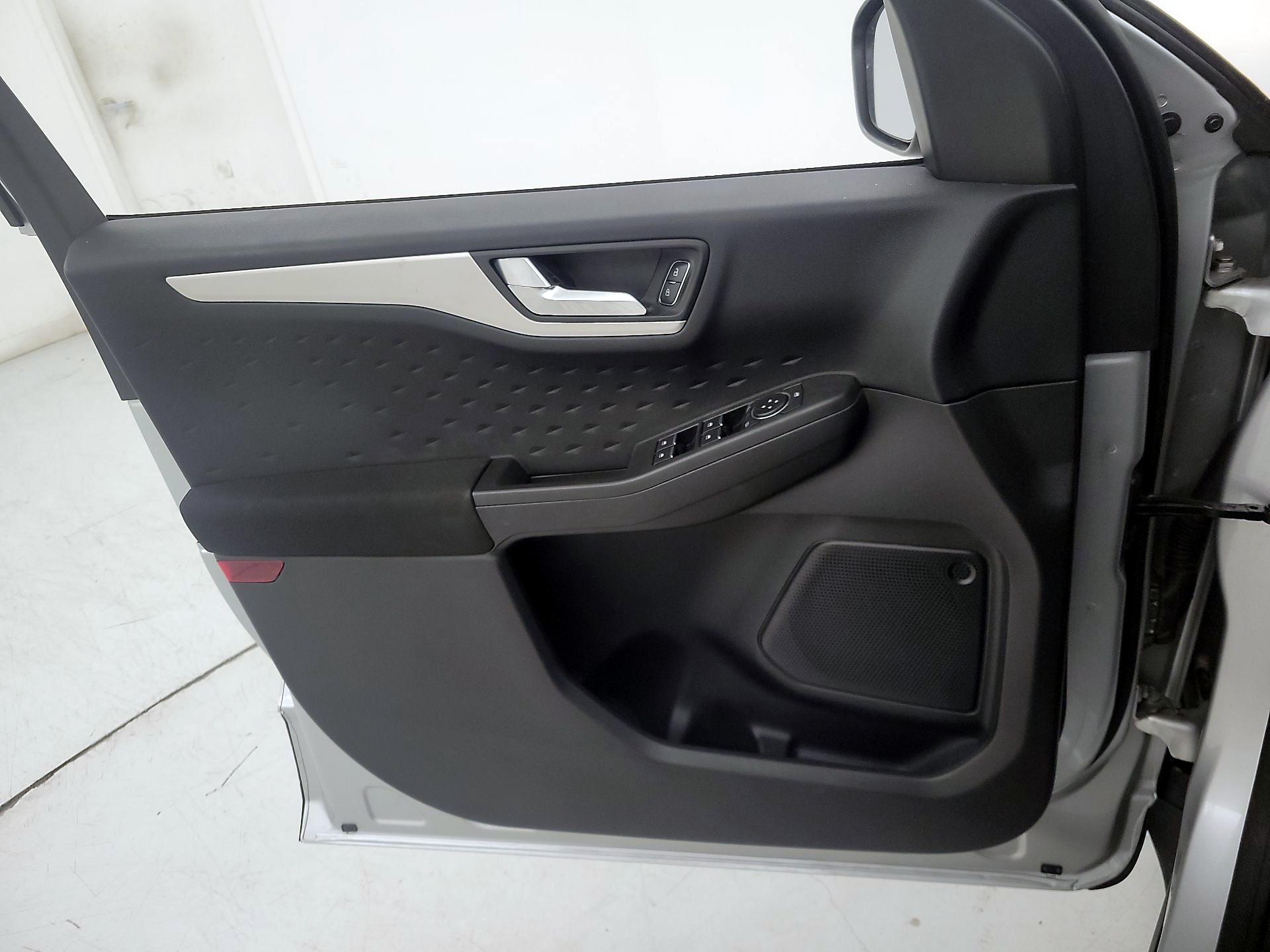 Thumbnail: 2020 Ford Escape - 12