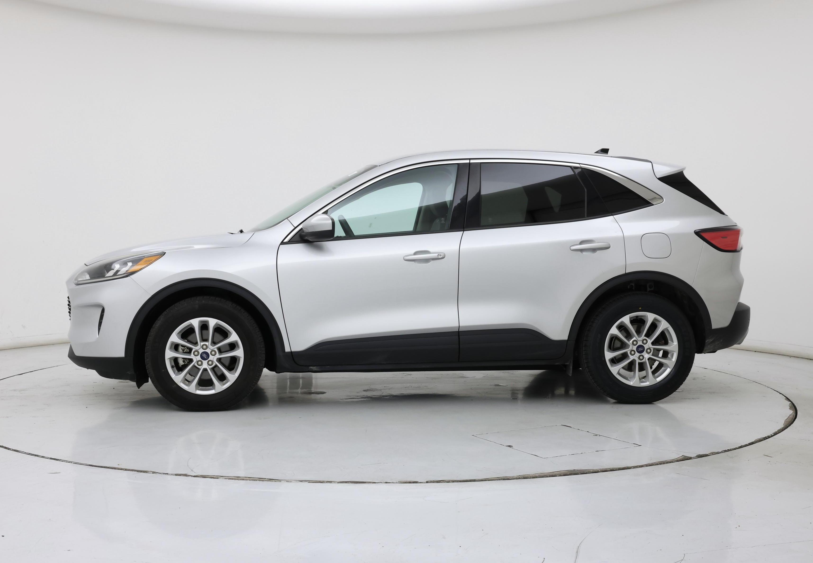 Thumbnail: 2020 Ford Escape - 3