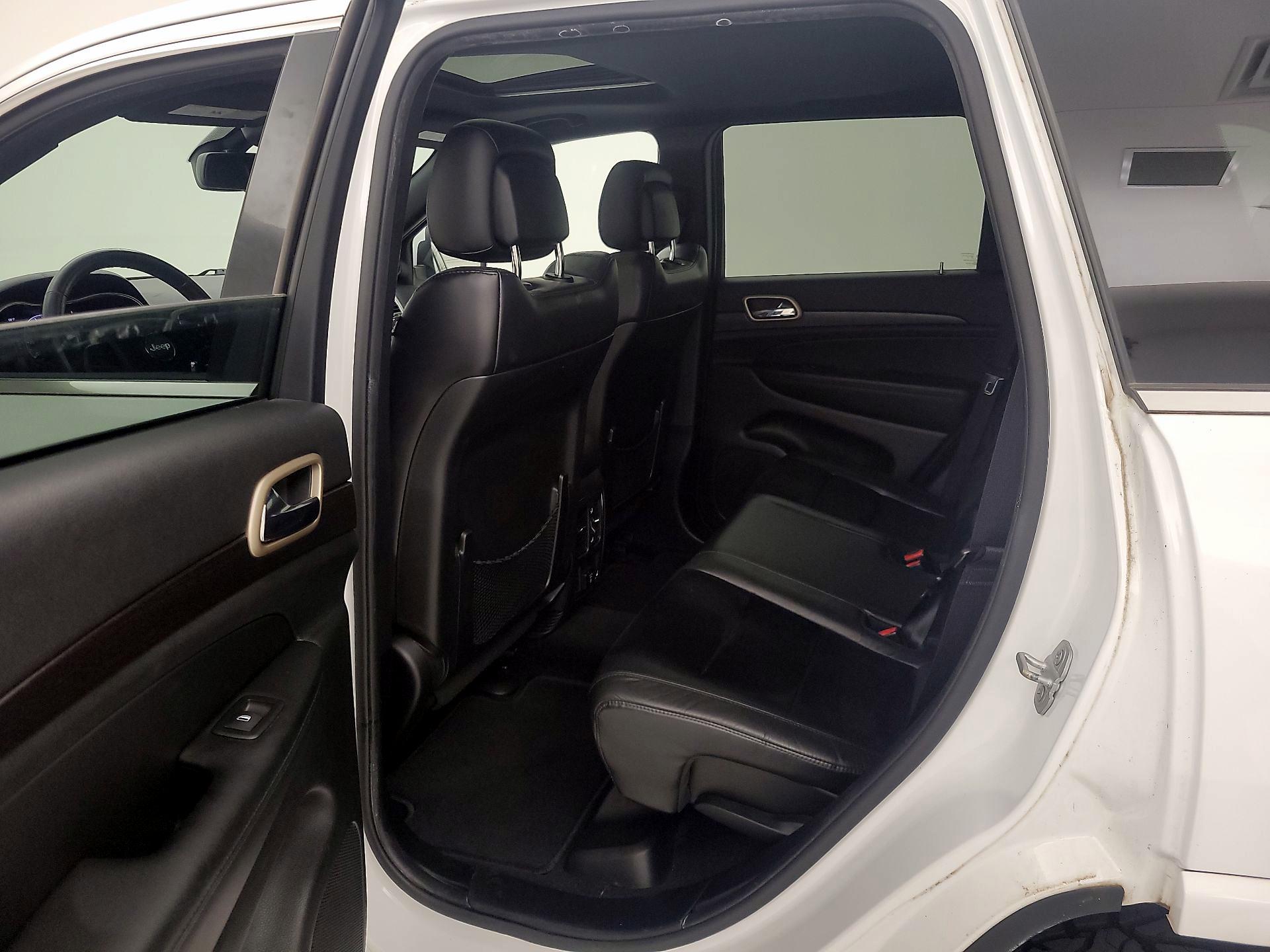 Thumbnail: 2015 Jeep Grand Cherokee - 19