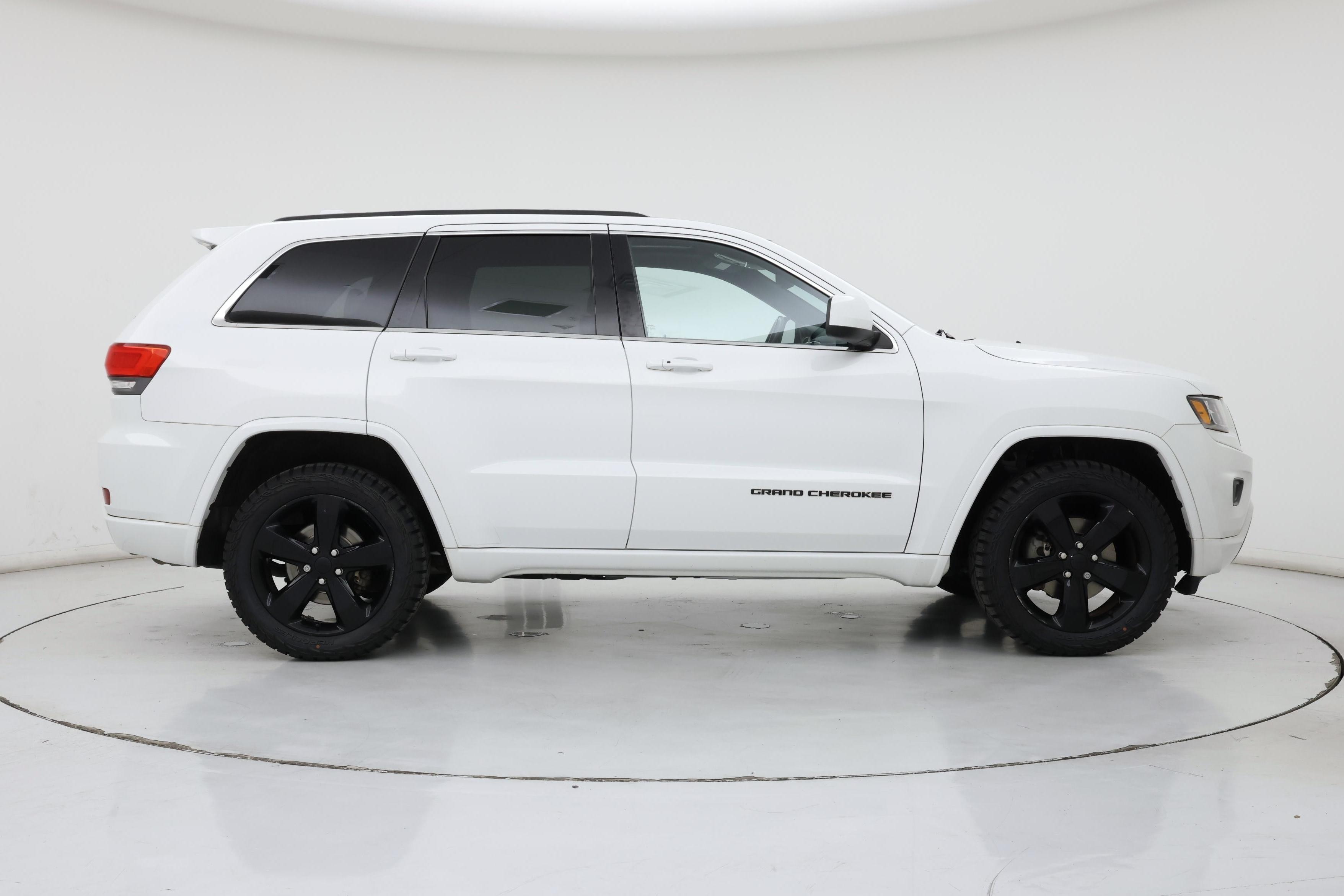 Thumbnail: 2015 Jeep Grand Cherokee - 7