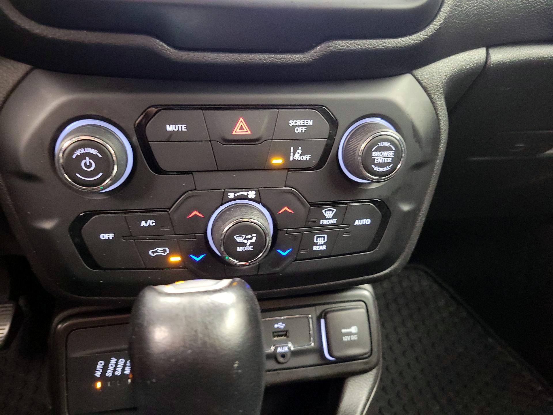 Thumbnail: 2021 Jeep Renegade - 17