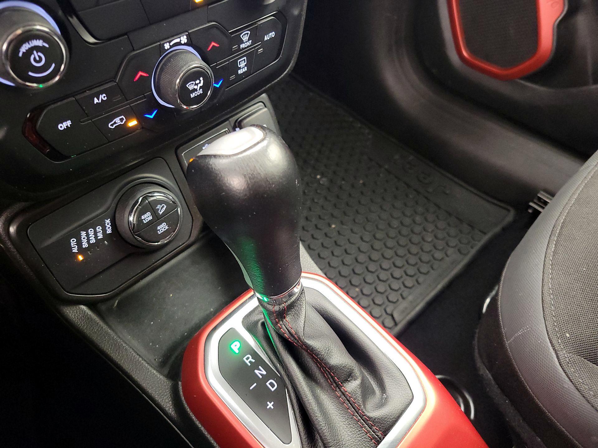 Thumbnail: 2021 Jeep Renegade - 18