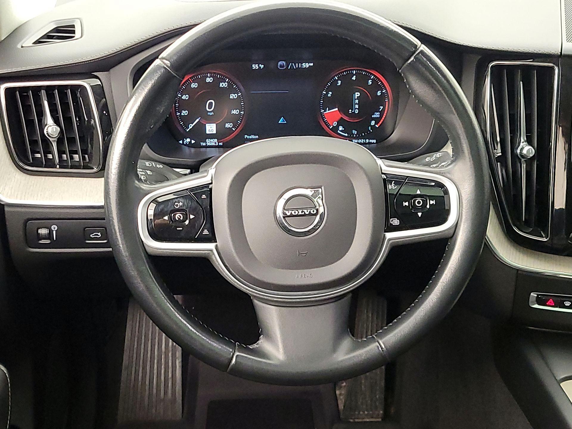 Thumbnail: 2021 Volvo XC60 - 10