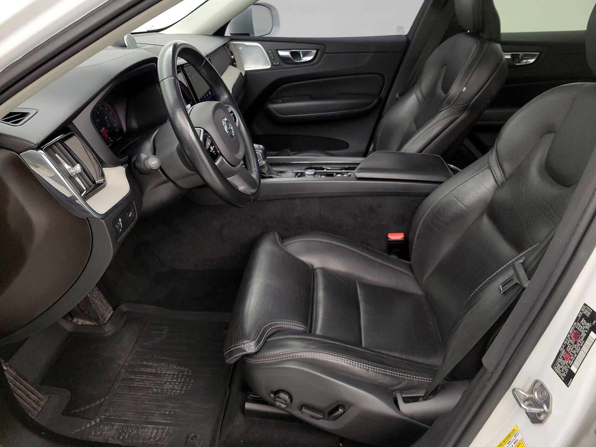 Thumbnail: 2021 Volvo XC60 - 11