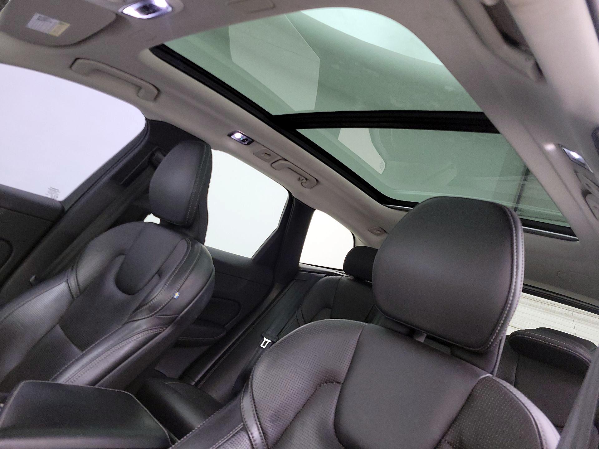 Thumbnail: 2021 Volvo XC60 - 19