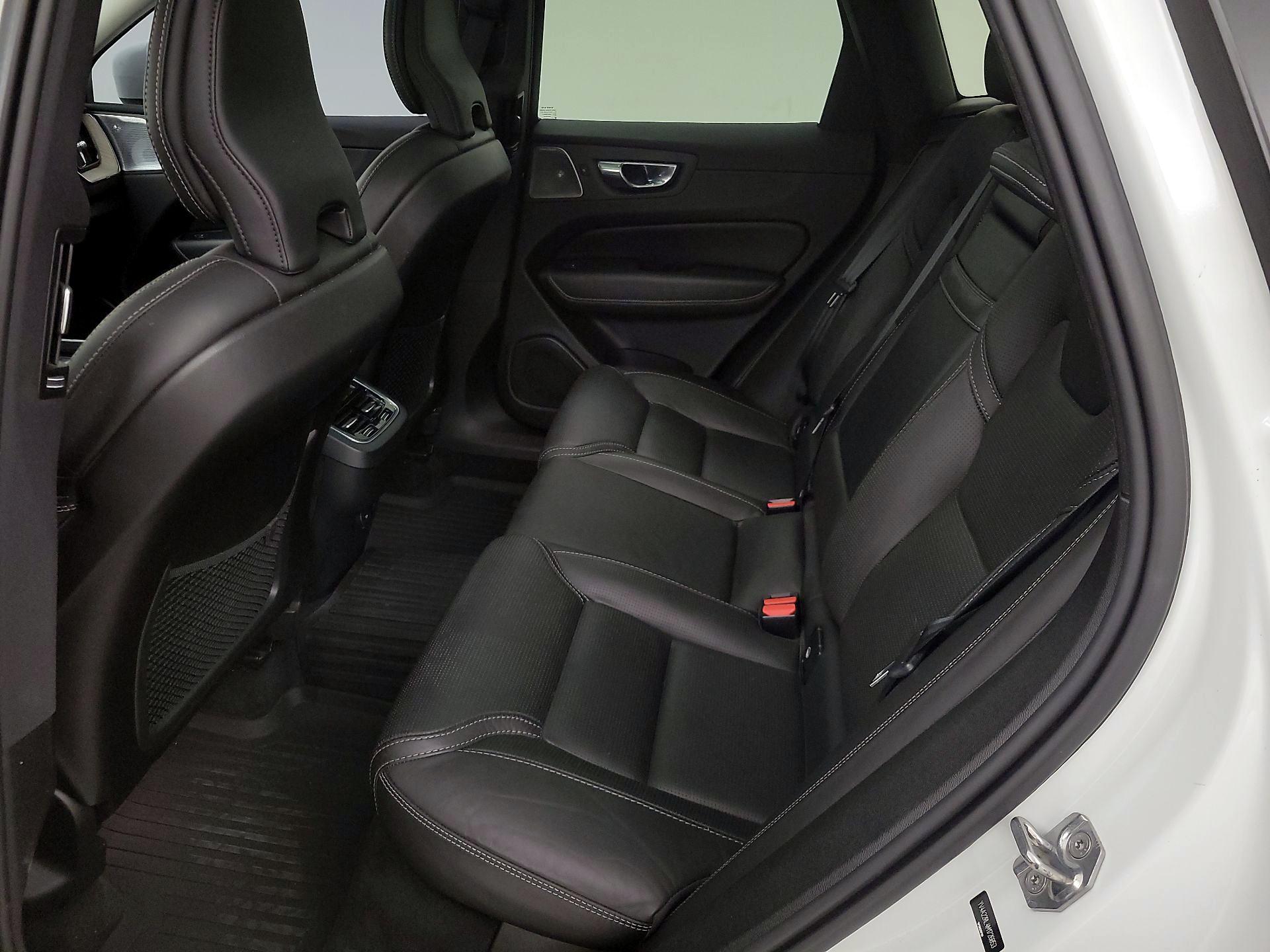 Thumbnail: 2021 Volvo XC60 - 20