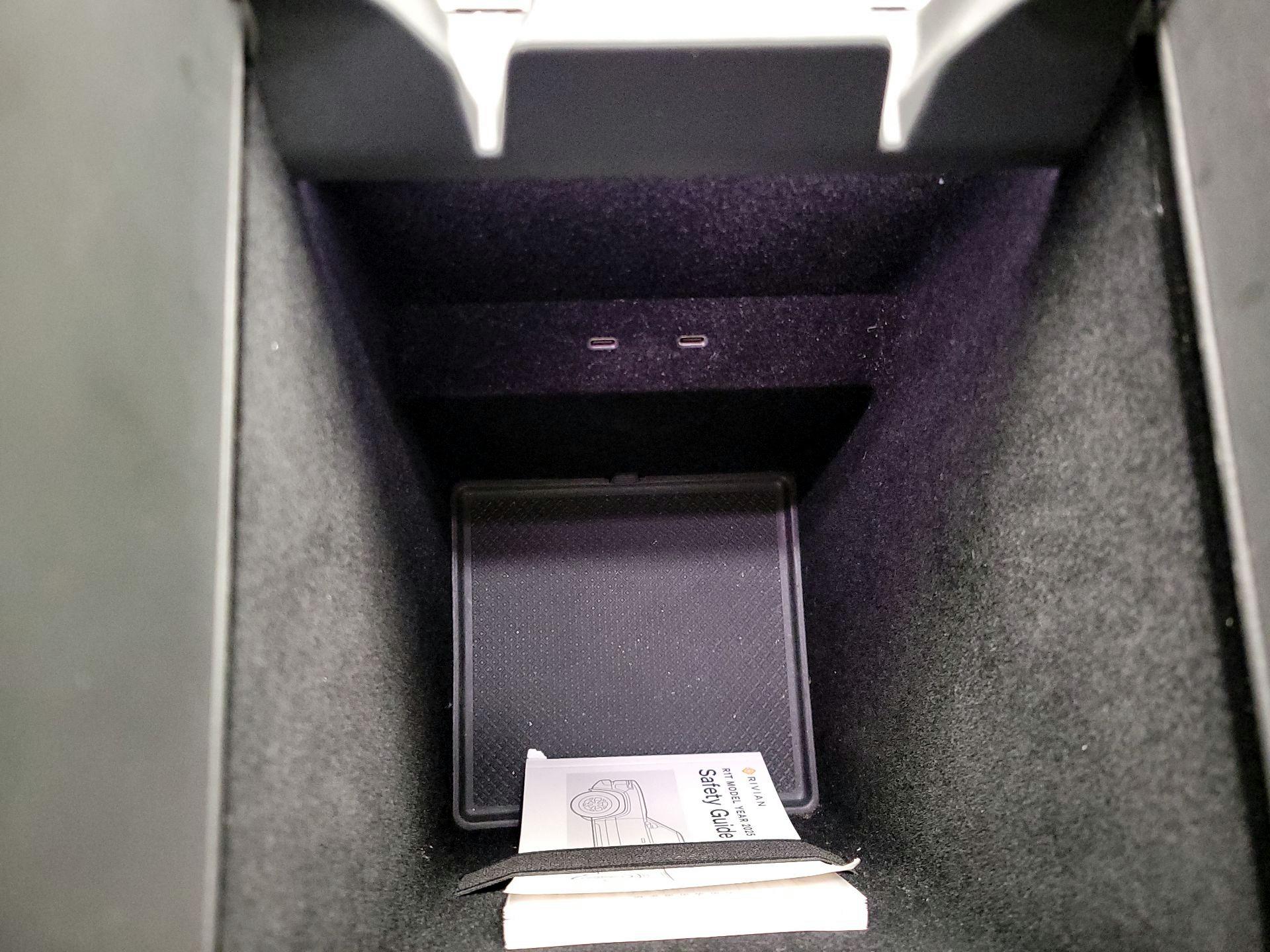 Thumbnail: 2025 Rivian R1T - 19