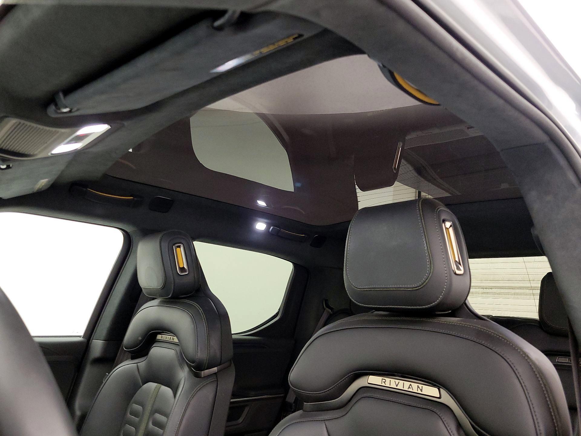 Thumbnail: 2025 Rivian R1T - 20