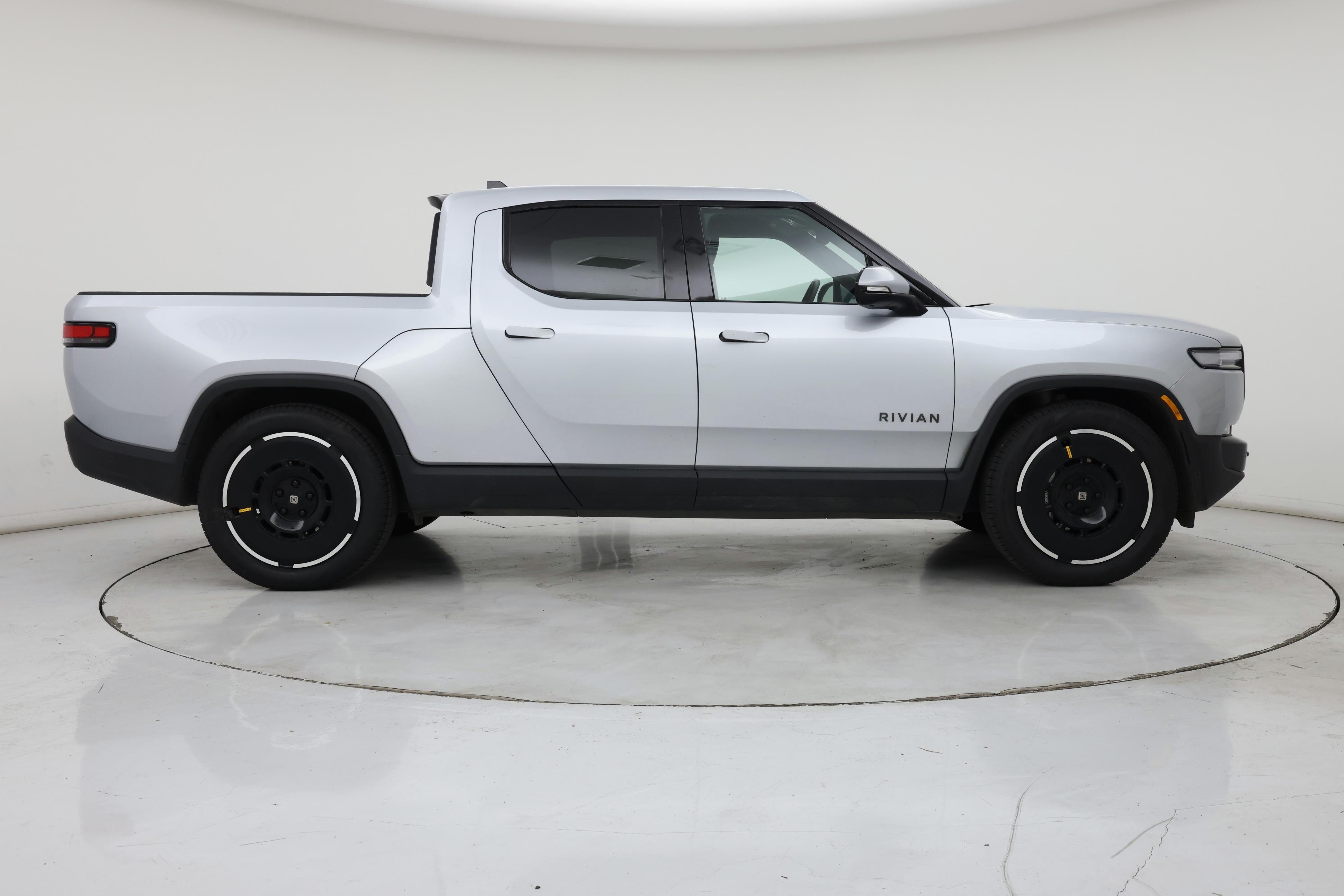 Thumbnail: 2025 Rivian R1T - 7