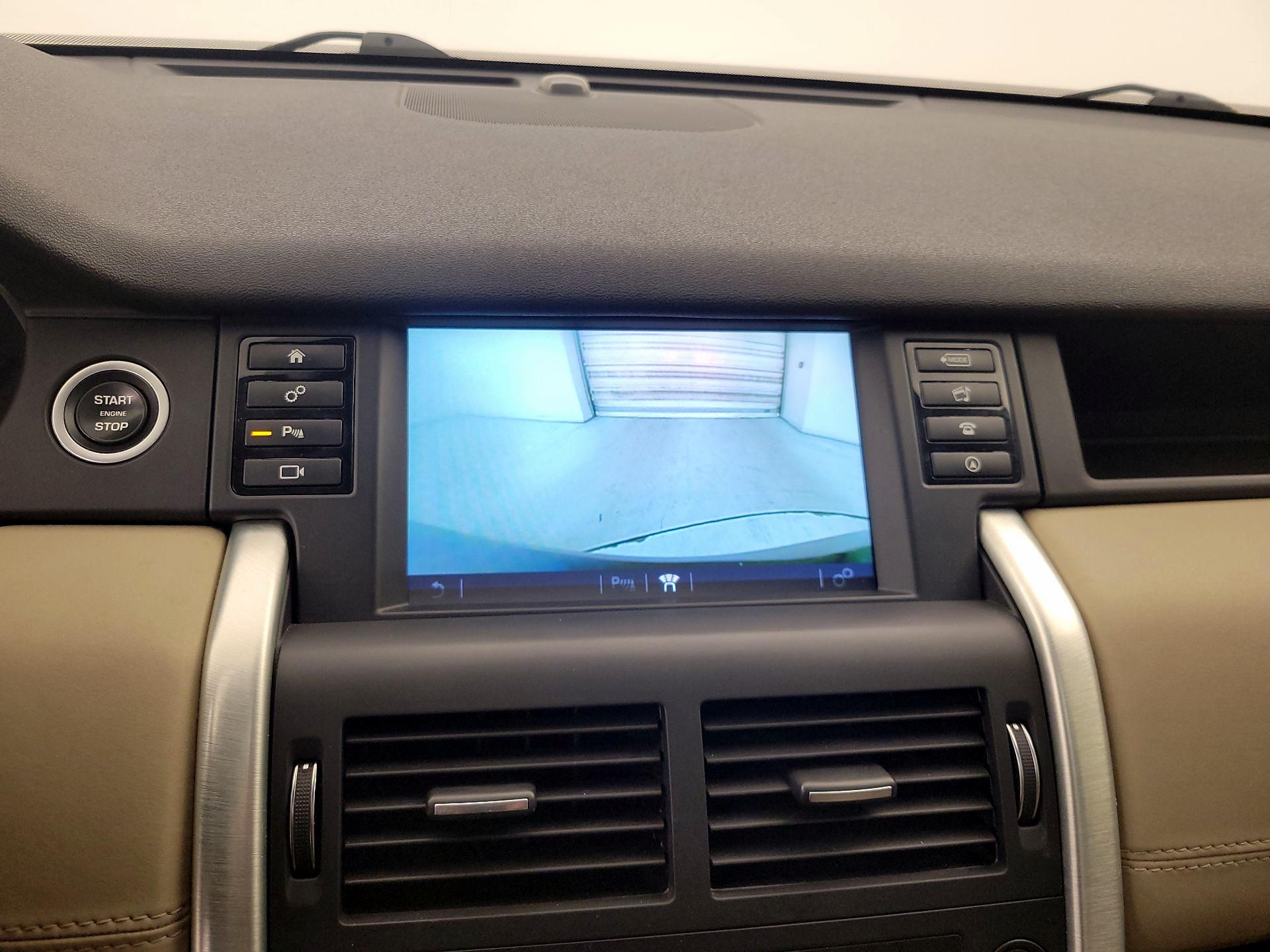 Thumbnail: 2019 Land Rover Discovery Sport - 14