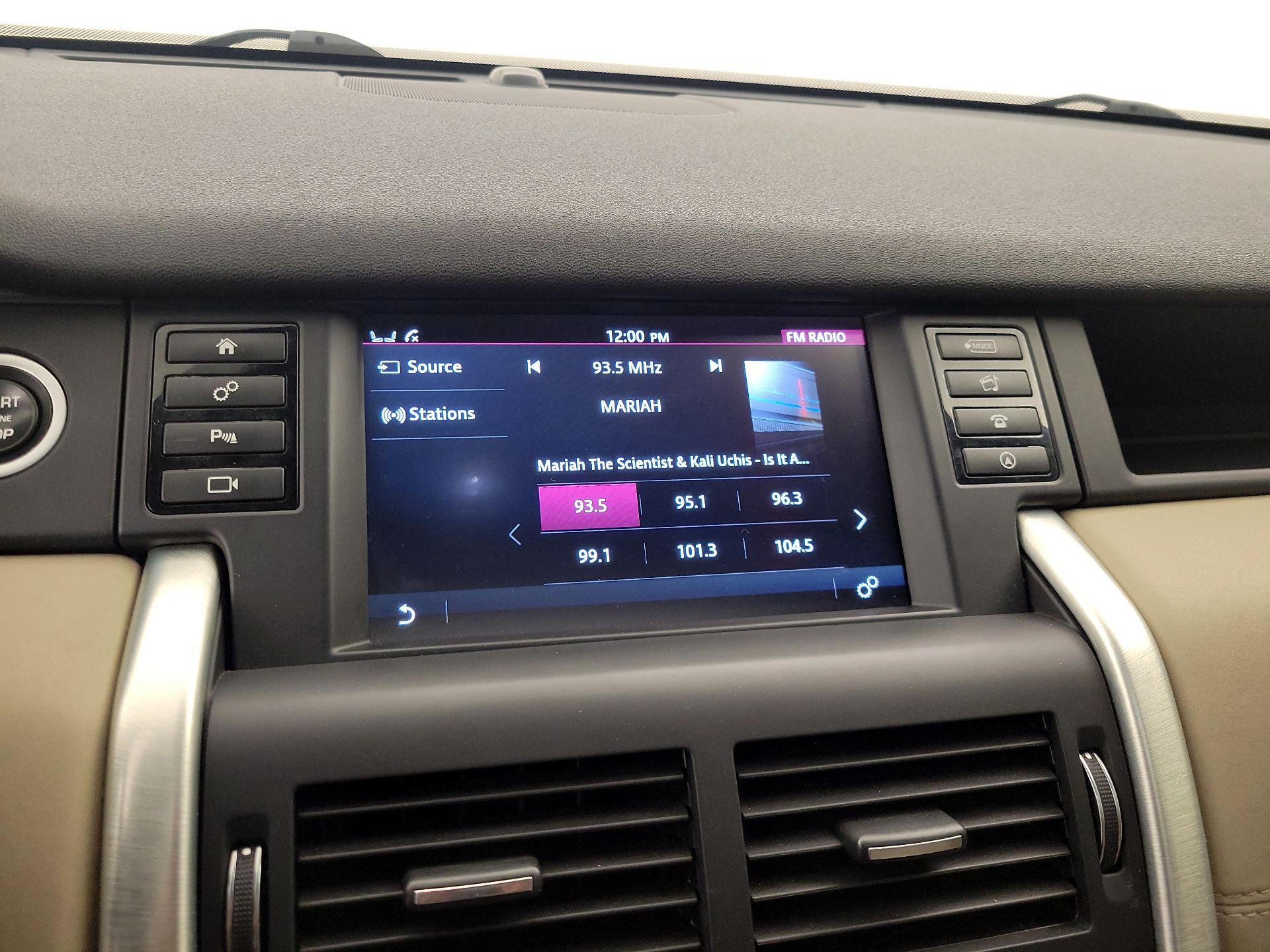 Thumbnail: 2019 Land Rover Discovery Sport - 15