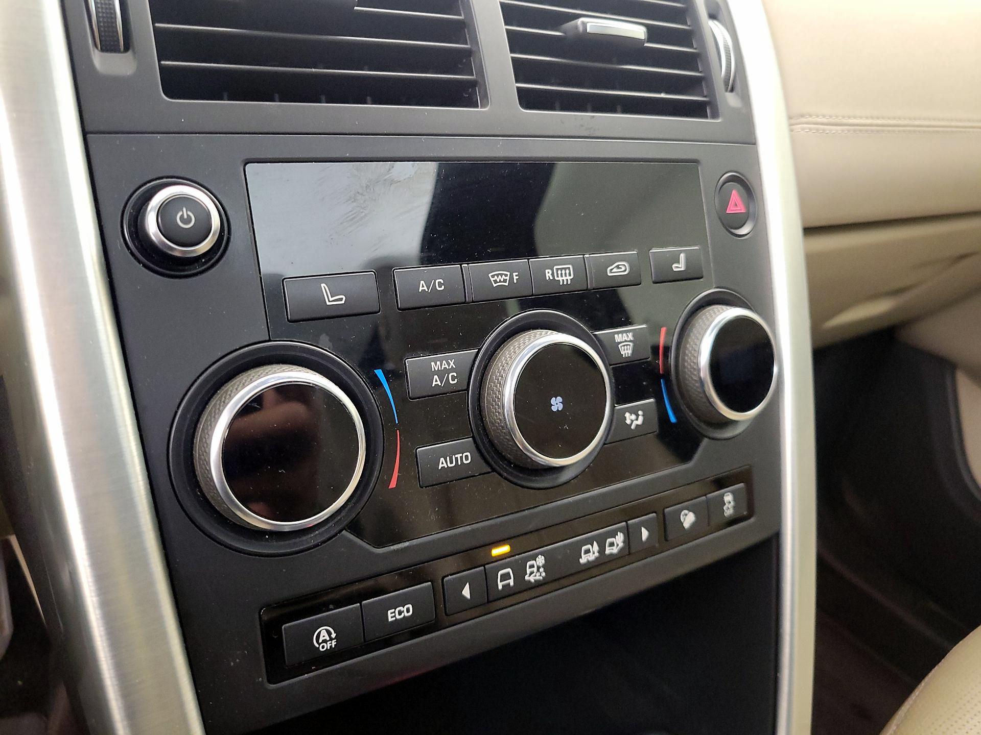 Thumbnail: 2019 Land Rover Discovery Sport - 16