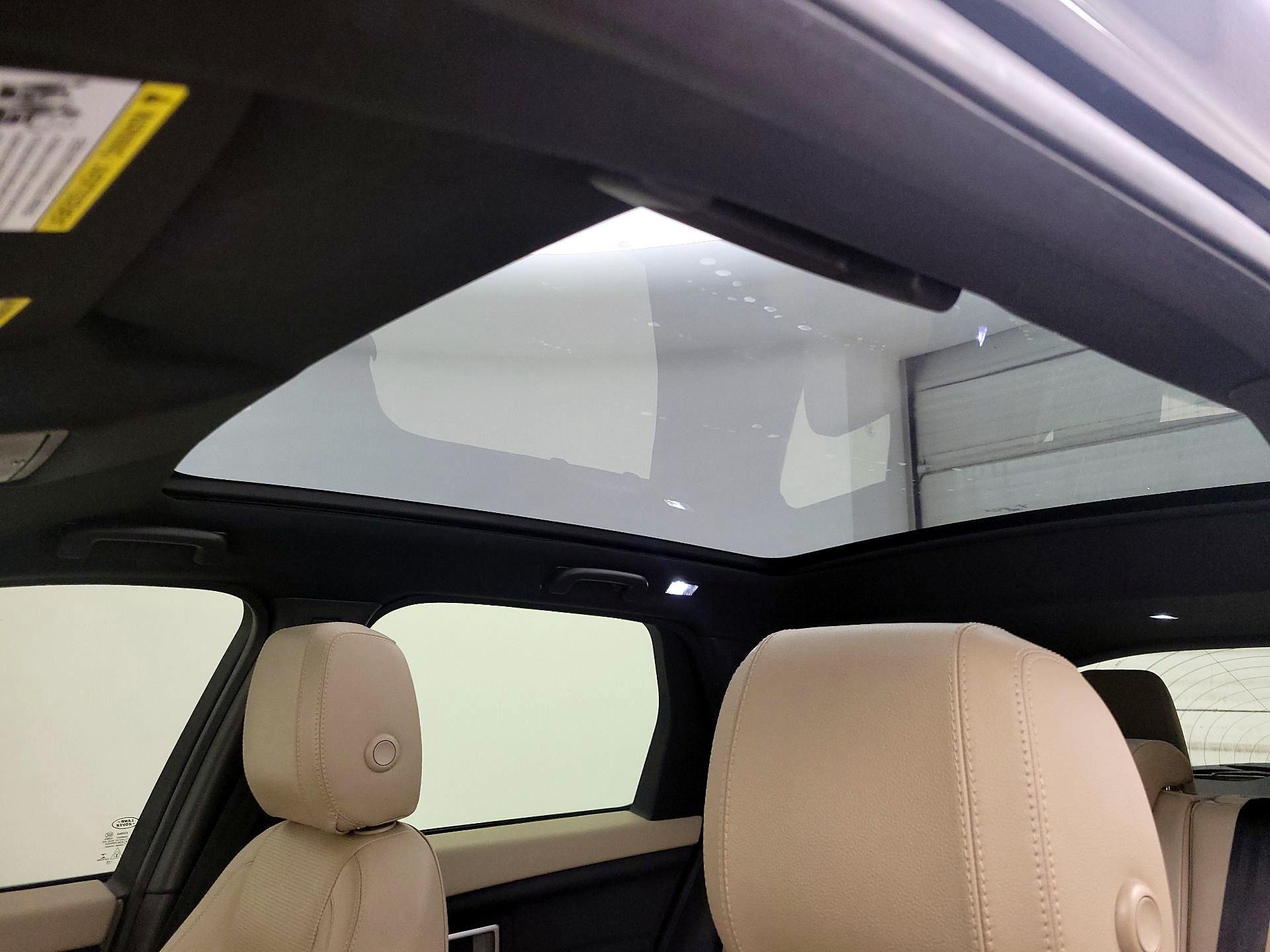 Thumbnail: 2019 Land Rover Discovery Sport - 19