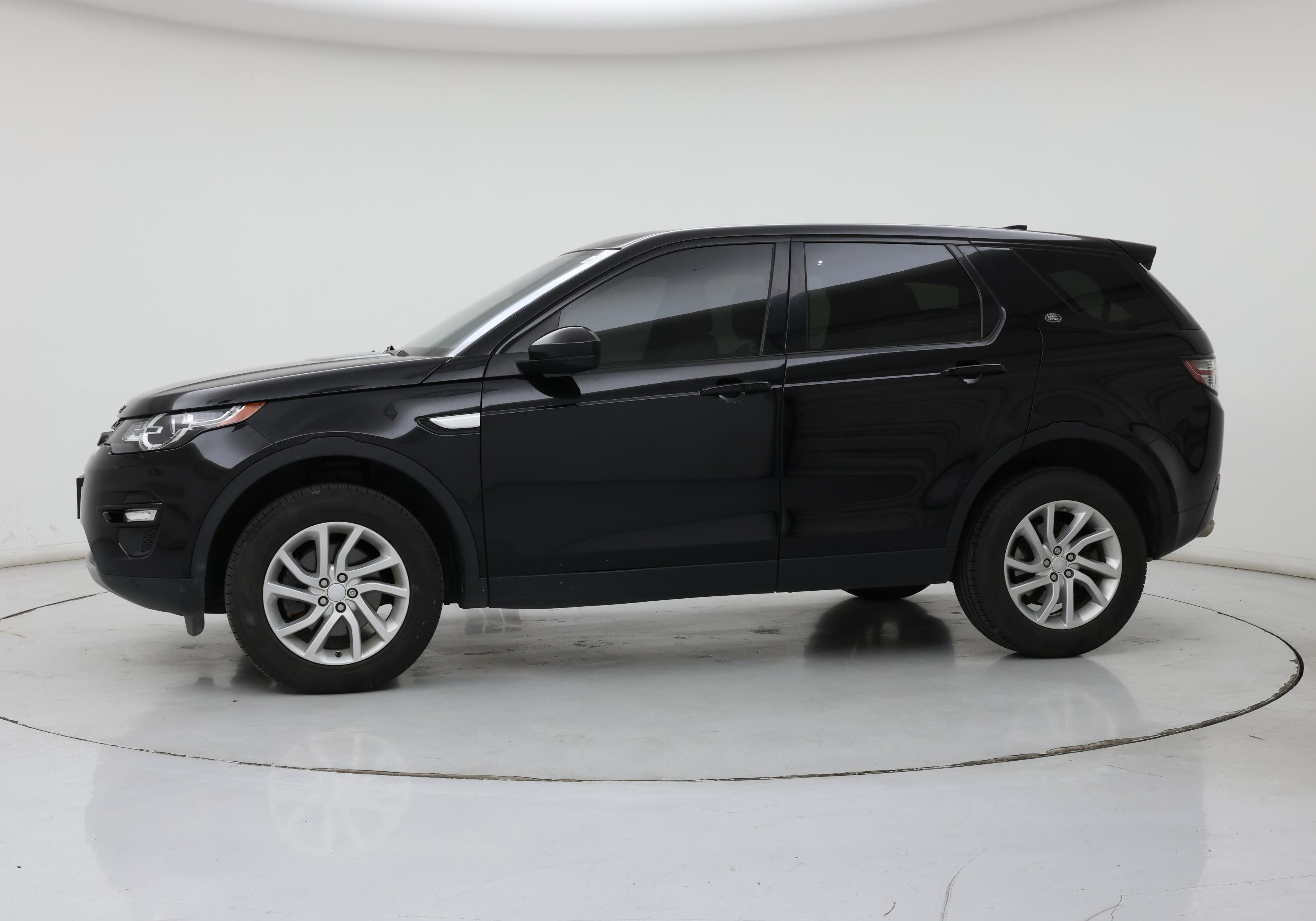 Thumbnail: 2019 Land Rover Discovery Sport - 3