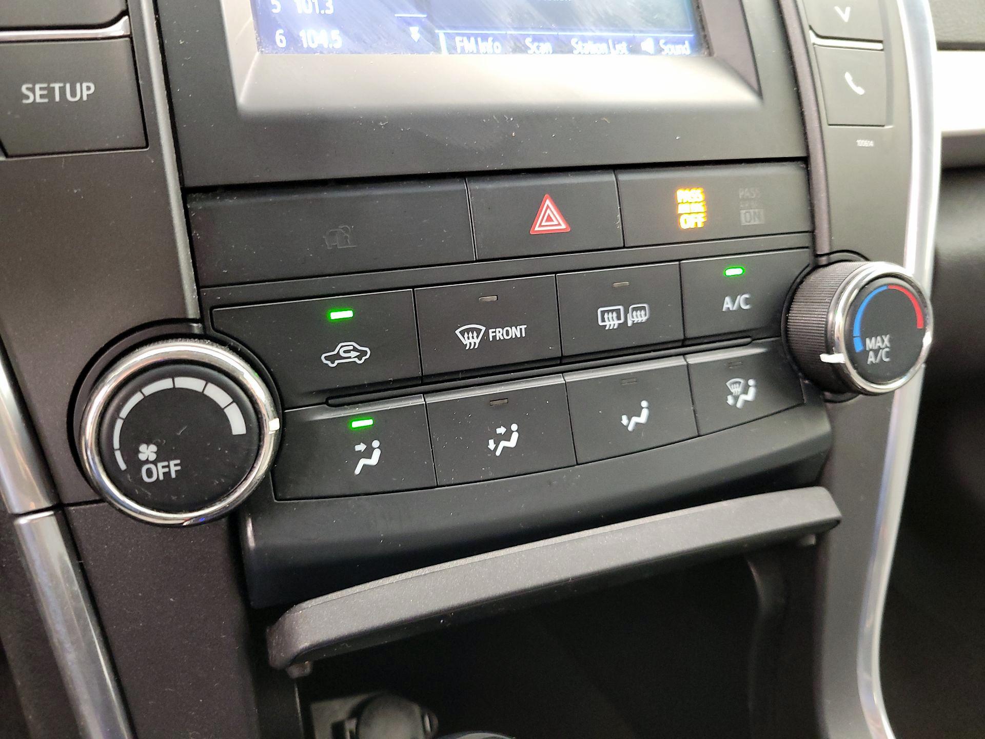 Thumbnail: 2017 Toyota Camry - 16