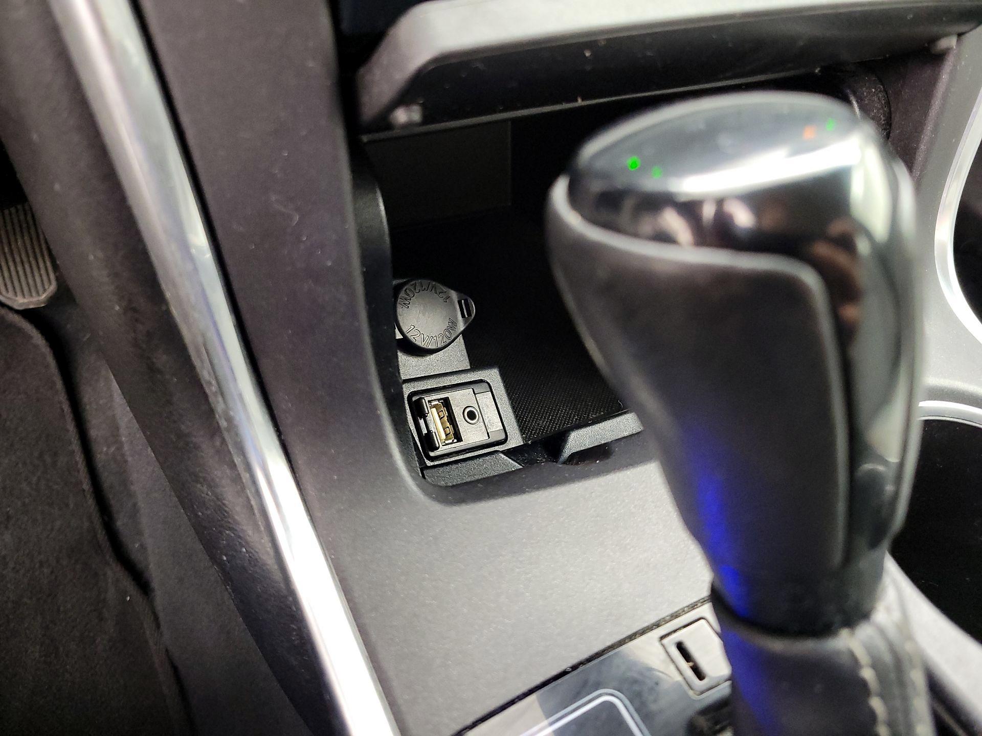 Thumbnail: 2017 Toyota Camry - 18