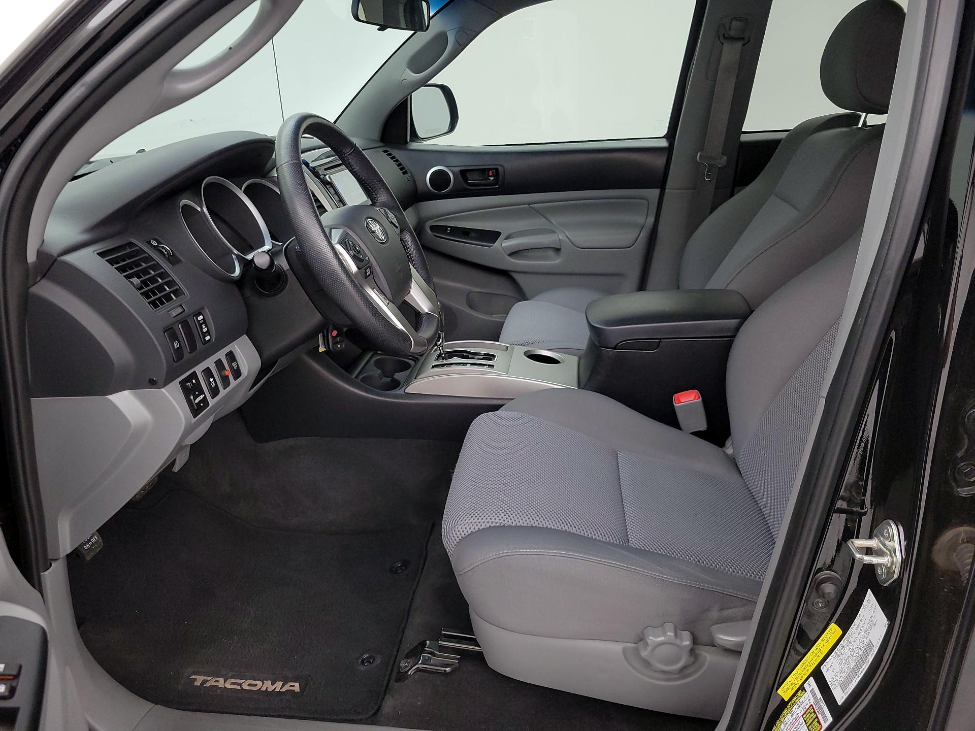 Thumbnail: 2015 Toyota Tacoma - 11